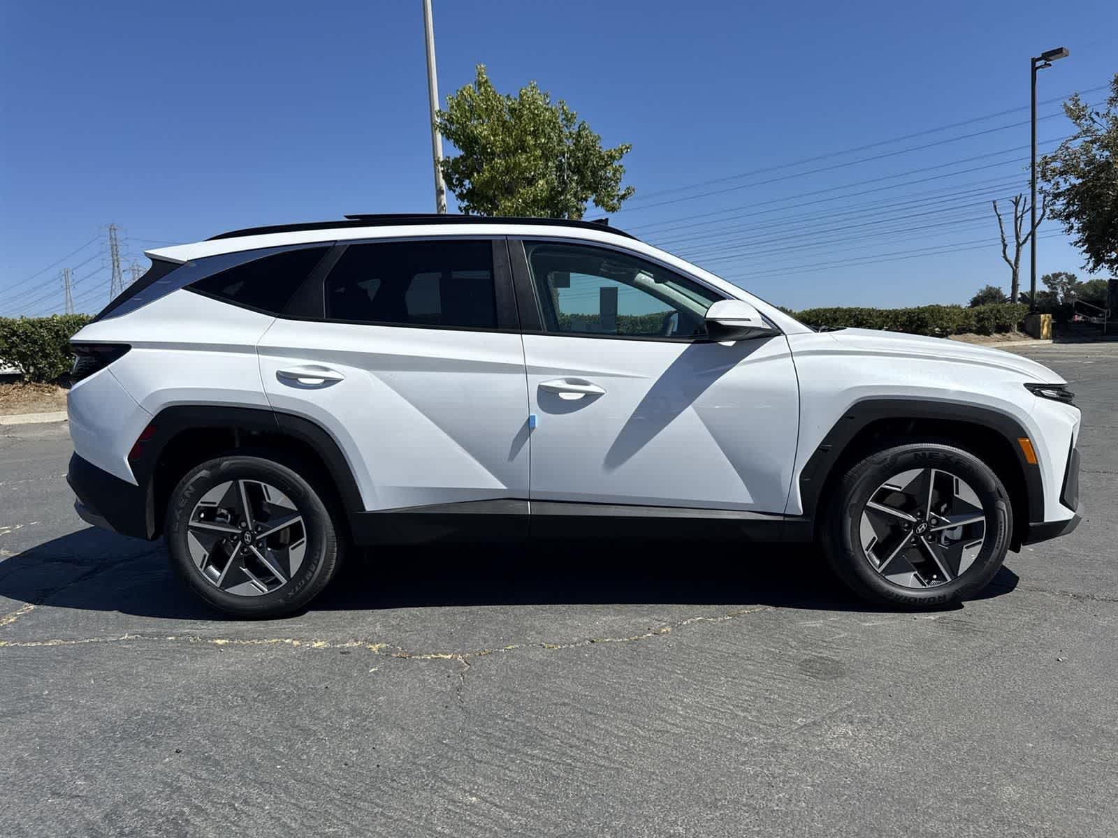 Thumbnail: 2025 Hyundai Tucson - 3