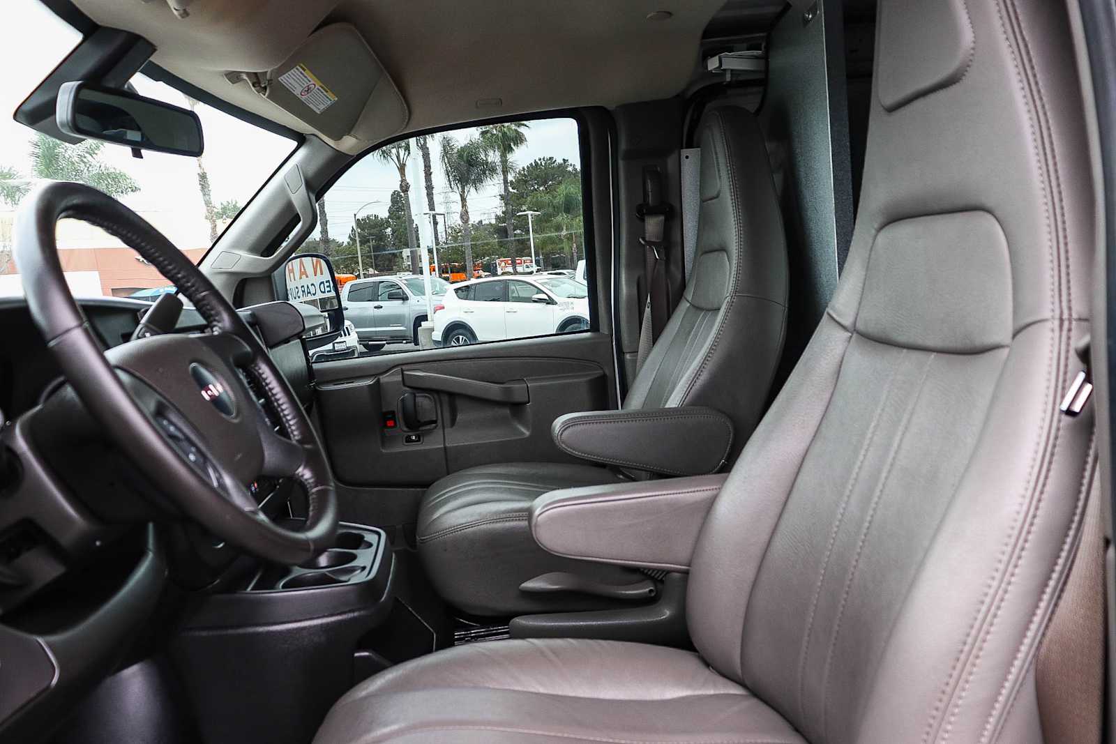 Thumbnail: 2023 GMC Savana - 17