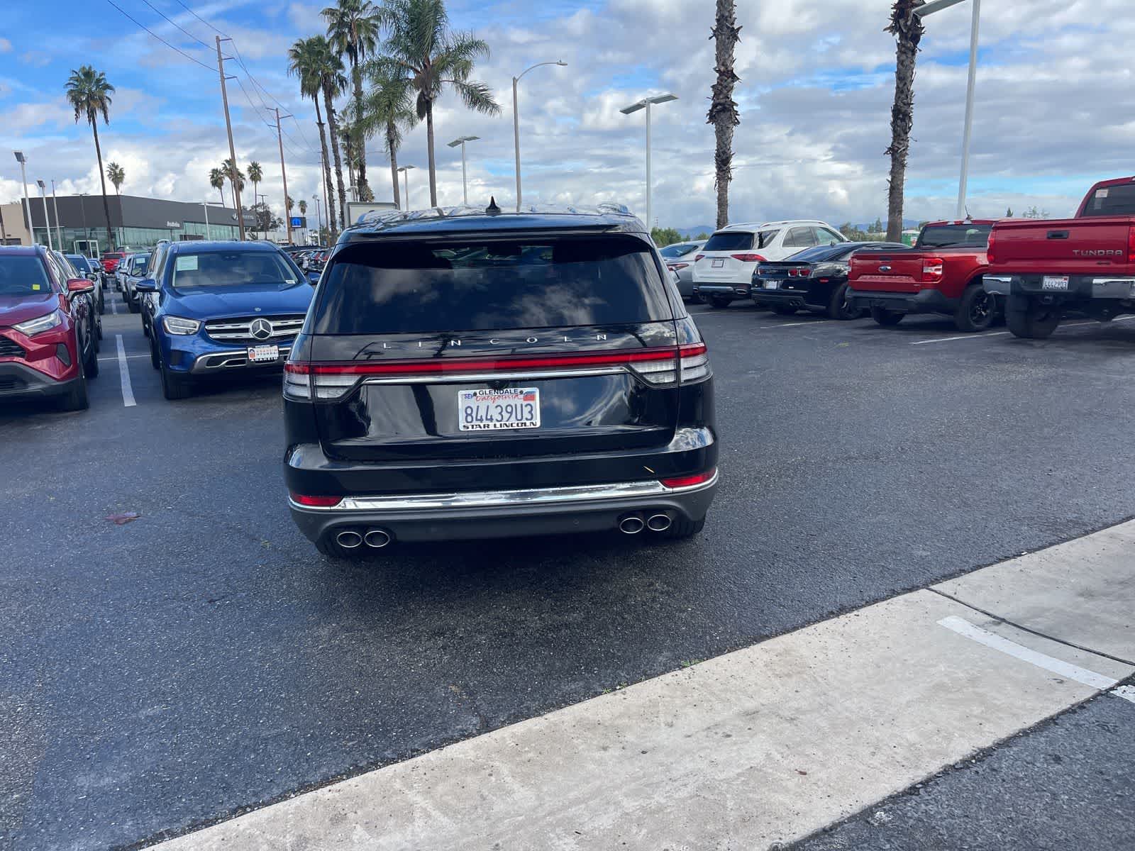Thumbnail: 2023 Lincoln Aviator - 4
