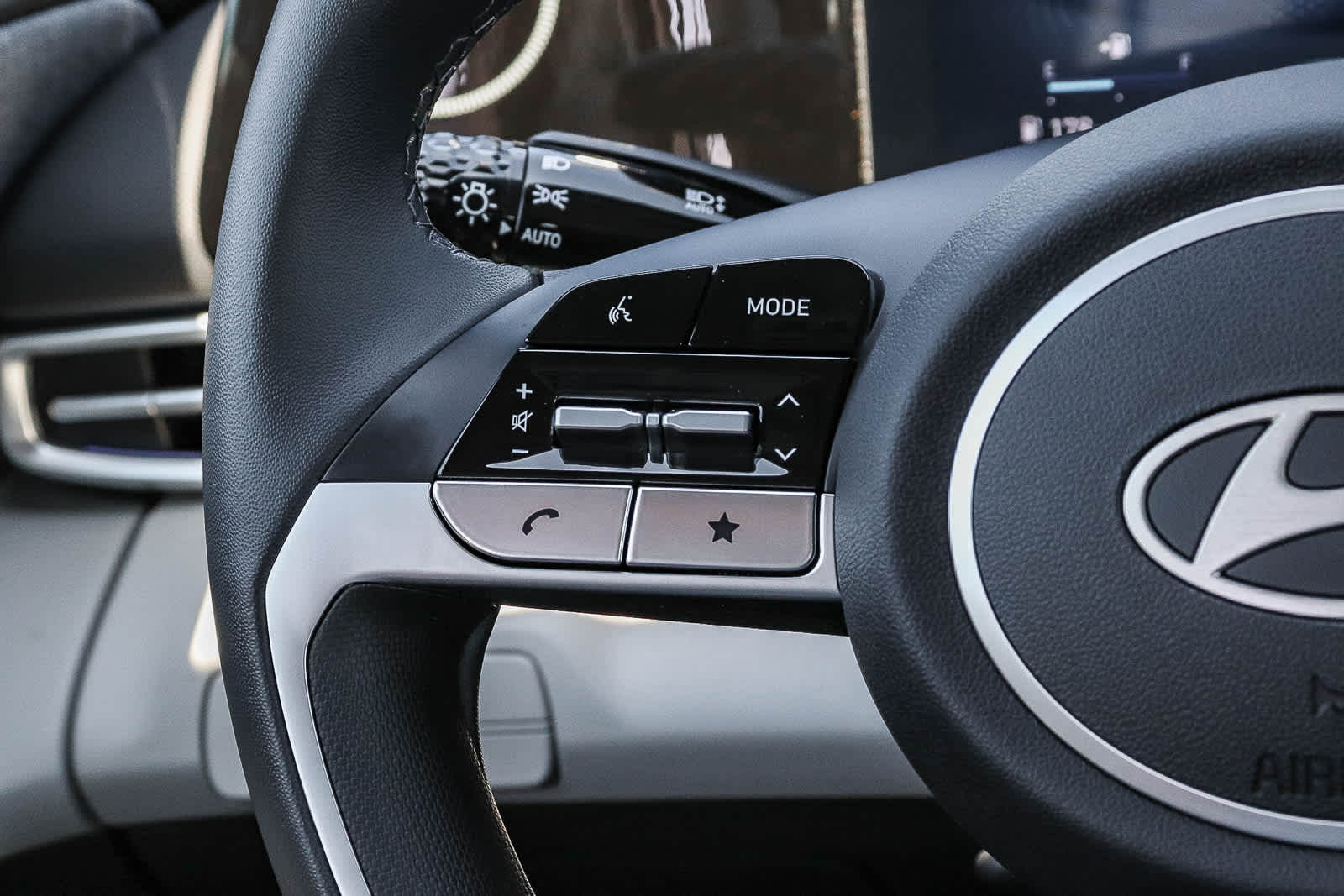 2026 Hyundai Elantra Limited - Photo 22