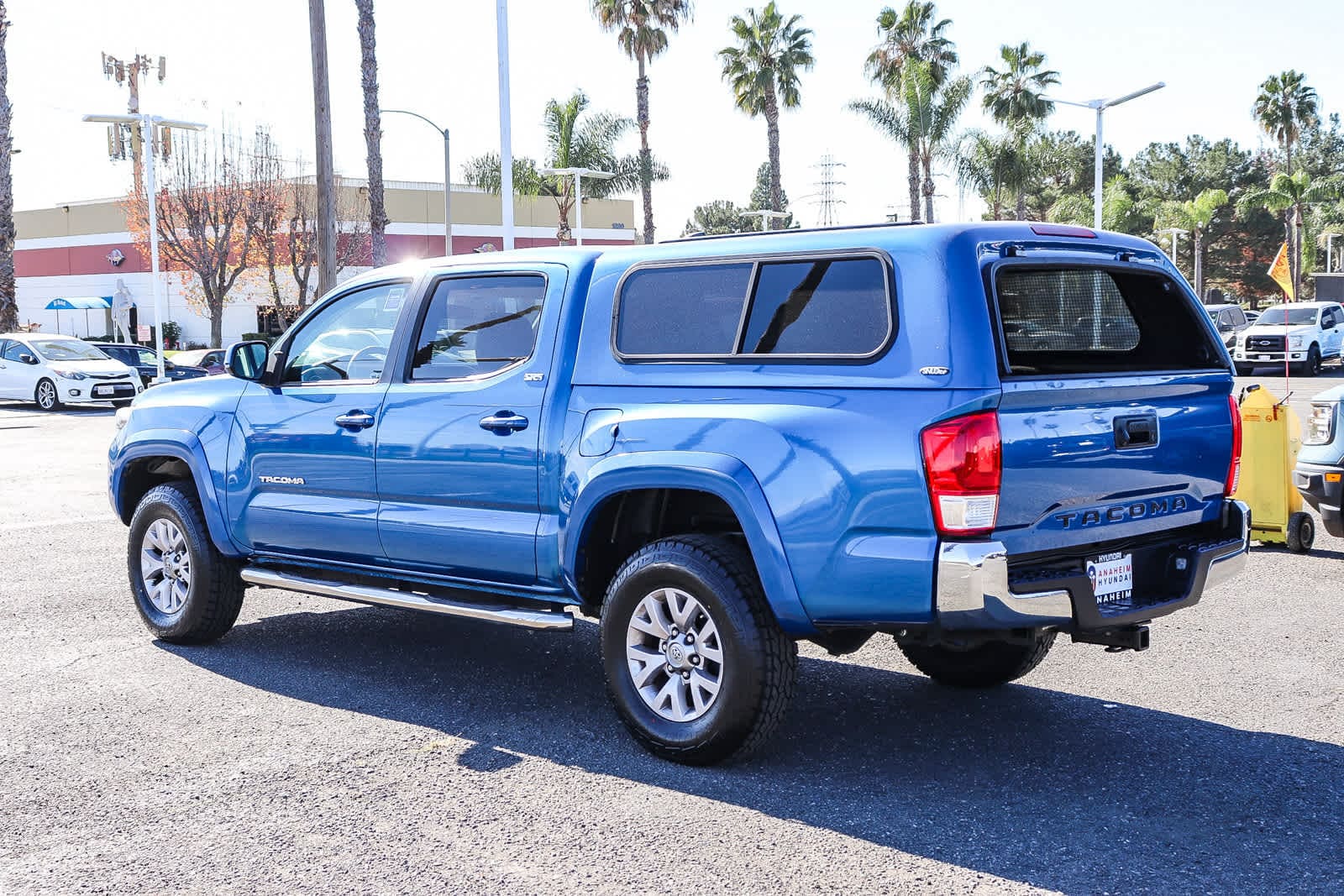 Thumbnail: 2016 Toyota Tacoma - 8