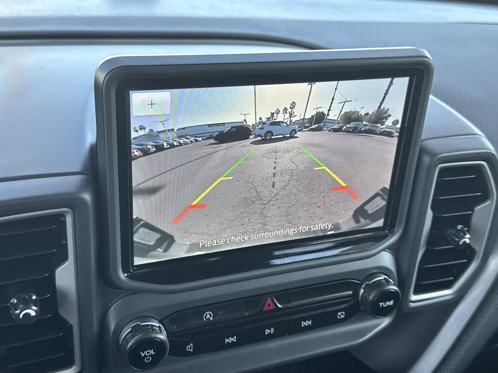 Thumbnail: 2022 Ford Bronco Sport - 14