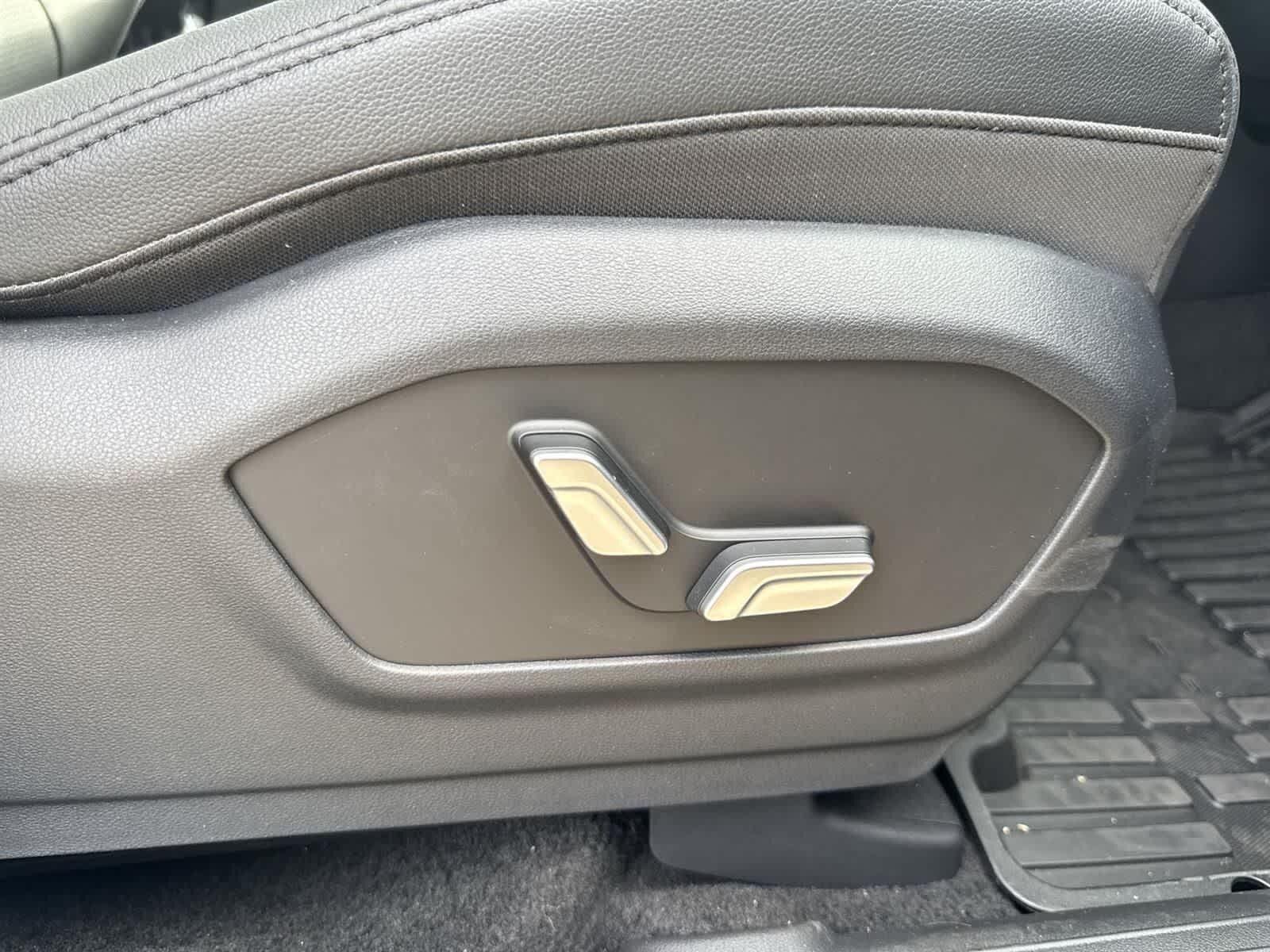 Thumbnail: 2025 Hyundai Santa Fe - 36