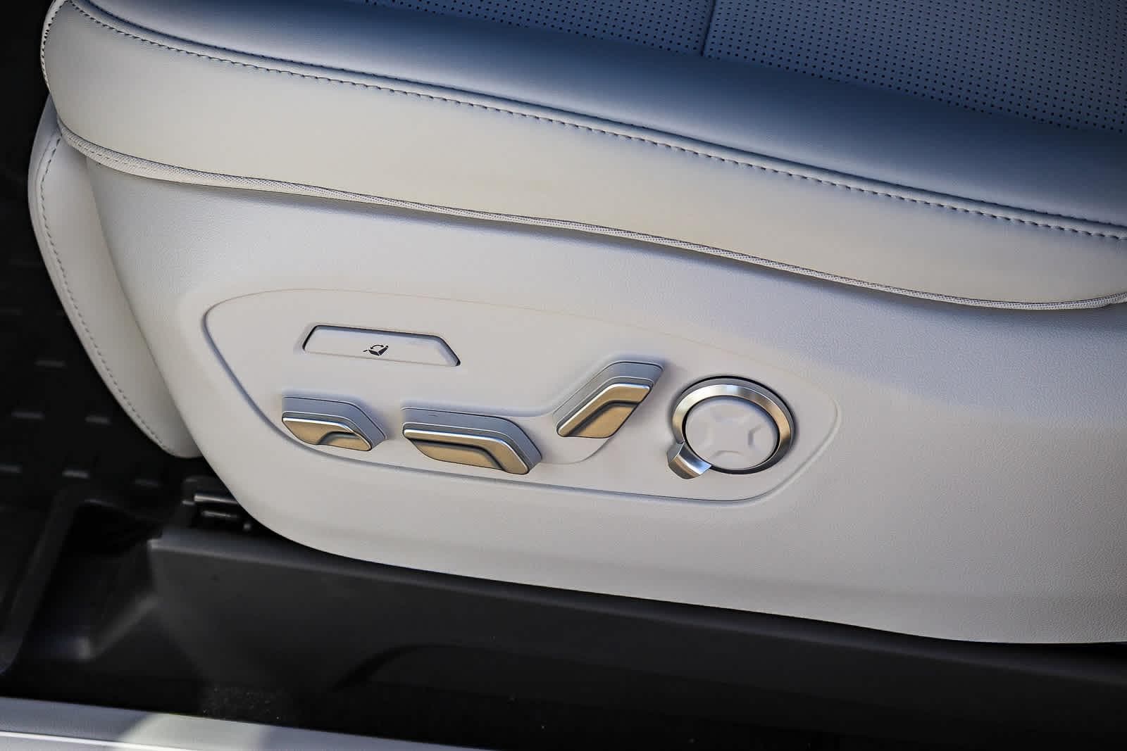 Thumbnail: 2026 Hyundai Ioniq - 26