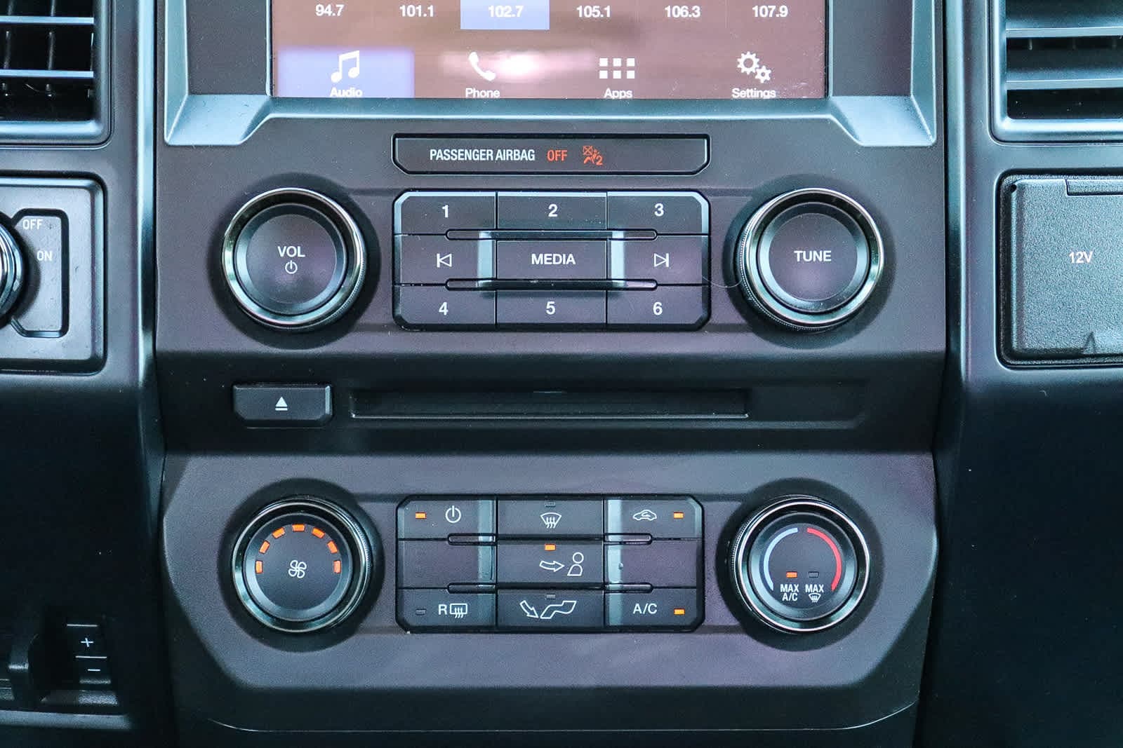 Thumbnail: 2017 Ford F-150 - 16