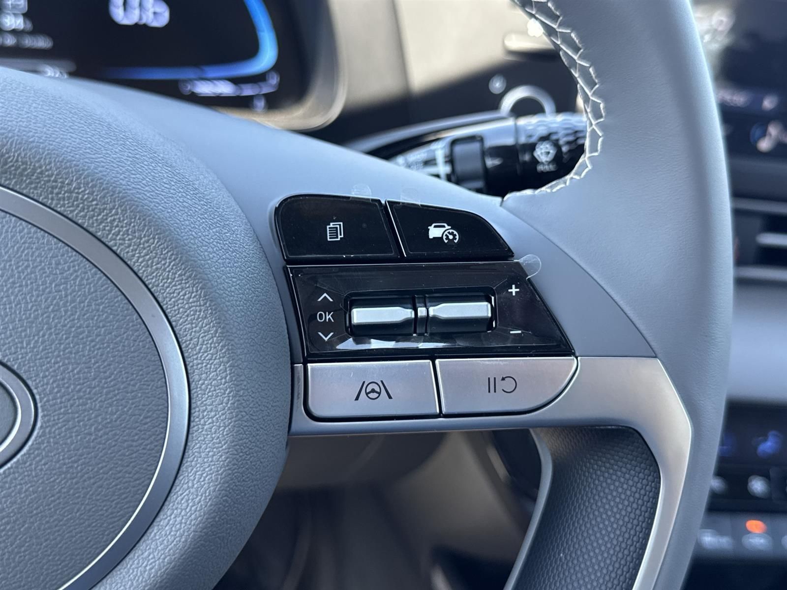 Thumbnail: 2025 Hyundai Elantra - 11