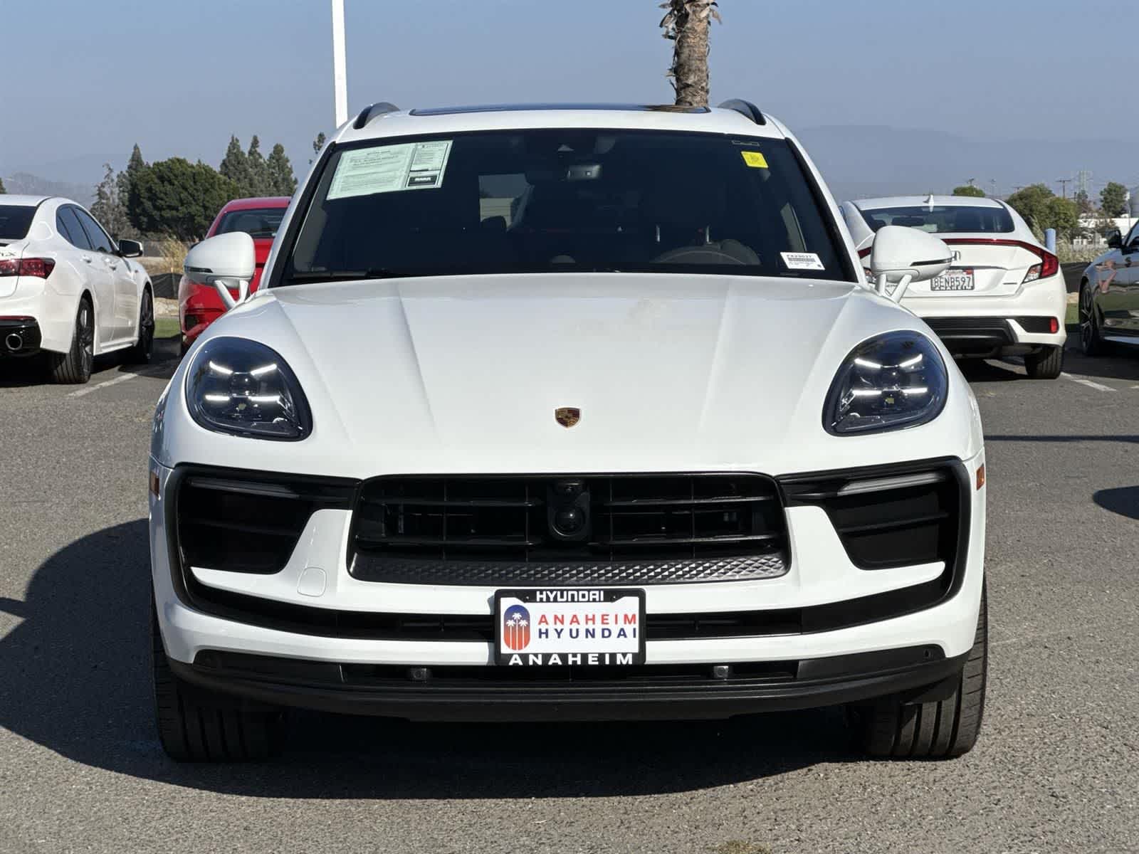 Thumbnail: 2024 Porsche Macan - 2