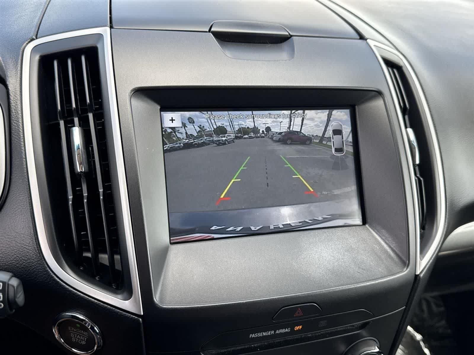 Thumbnail: 2016 Ford Edge - 16