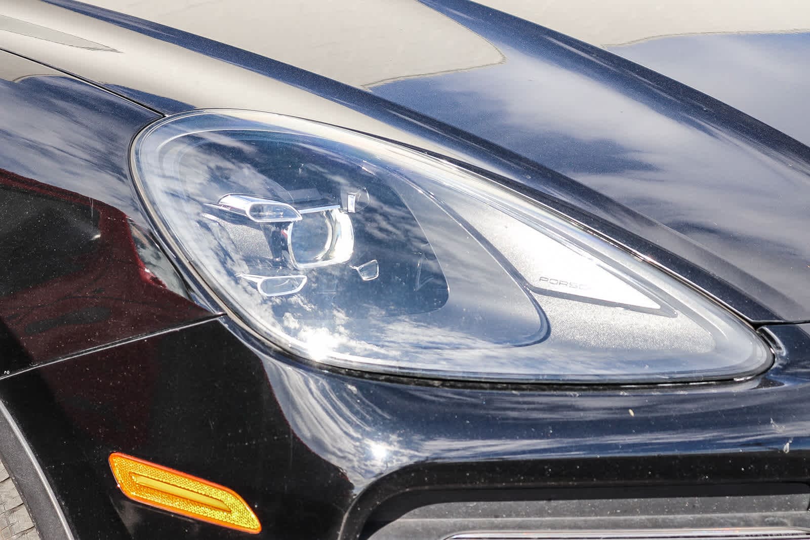 Thumbnail: 2021 Porsche Cayenne - 2