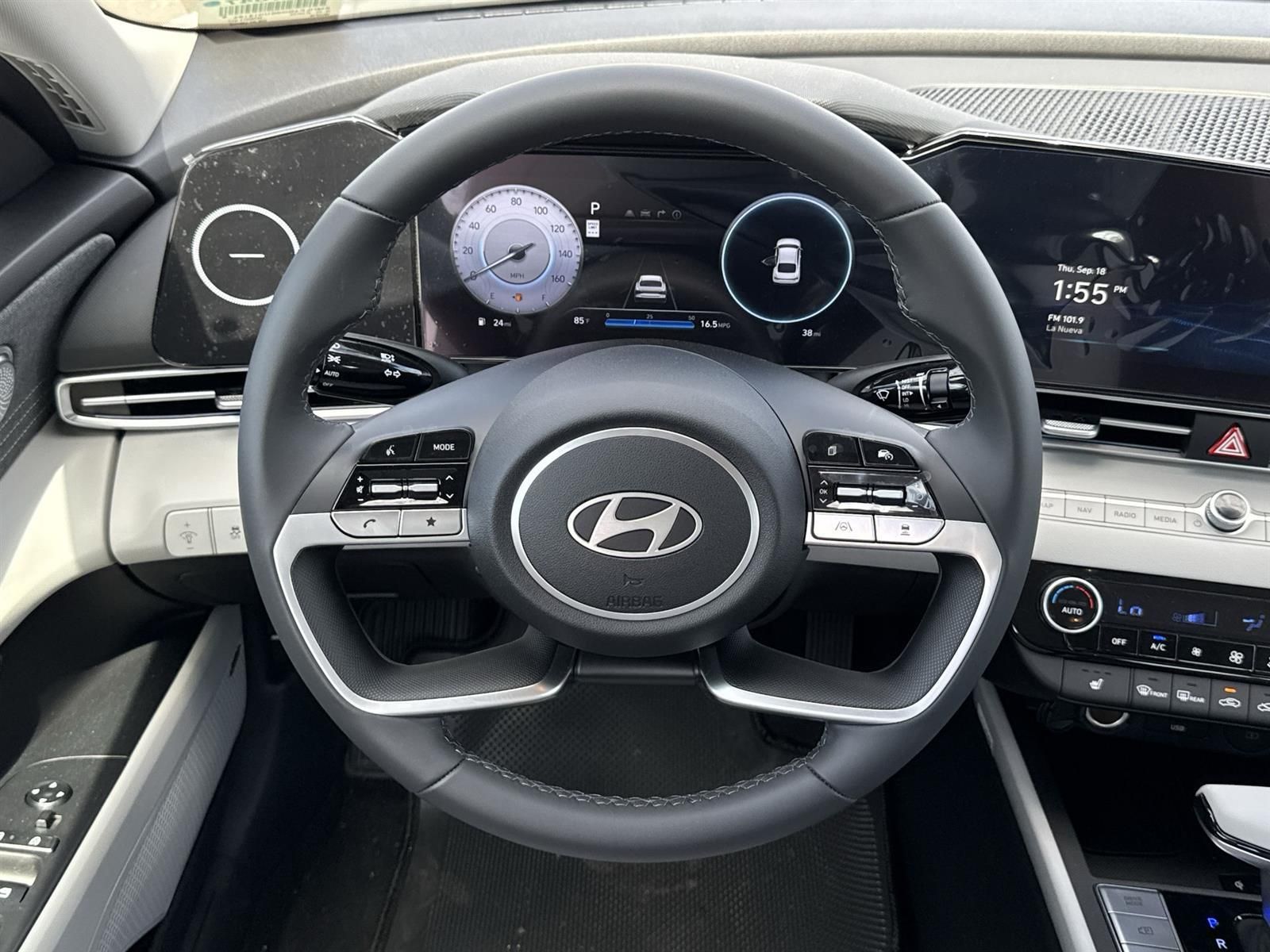 Thumbnail: 2025 Hyundai Elantra - 12
