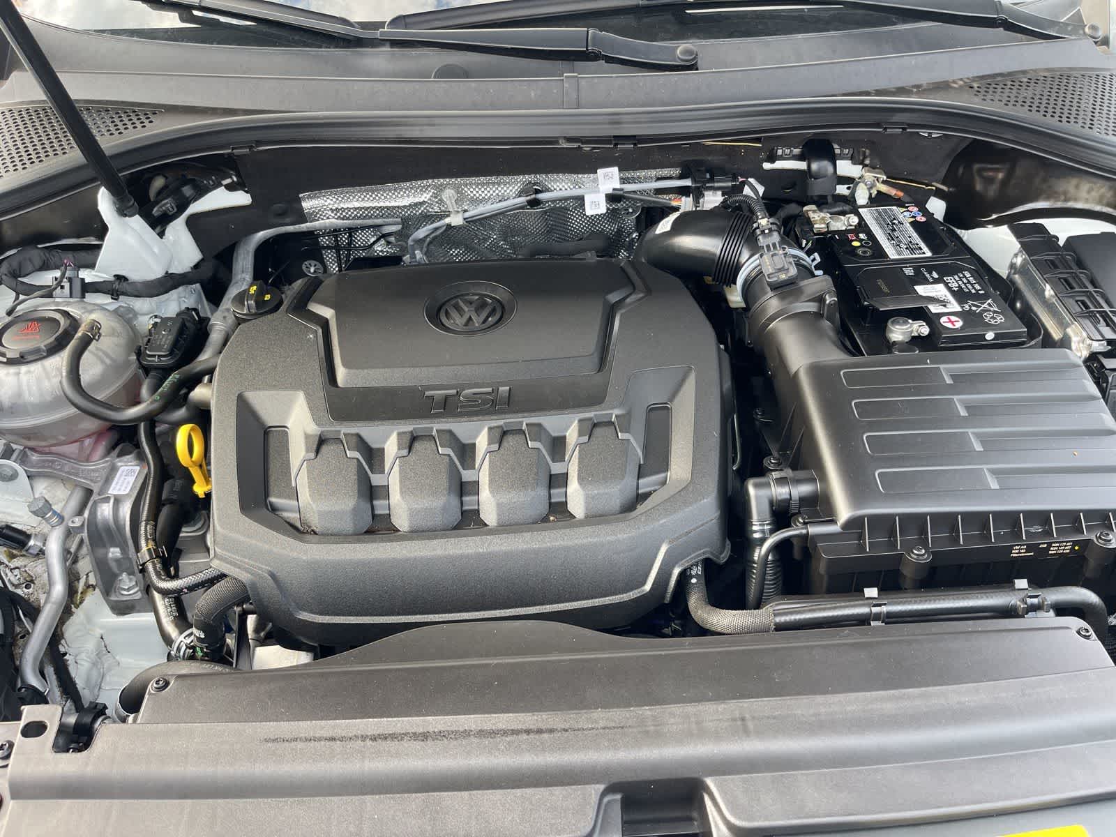 Thumbnail: 2022 Volkswagen Tiguan - 16