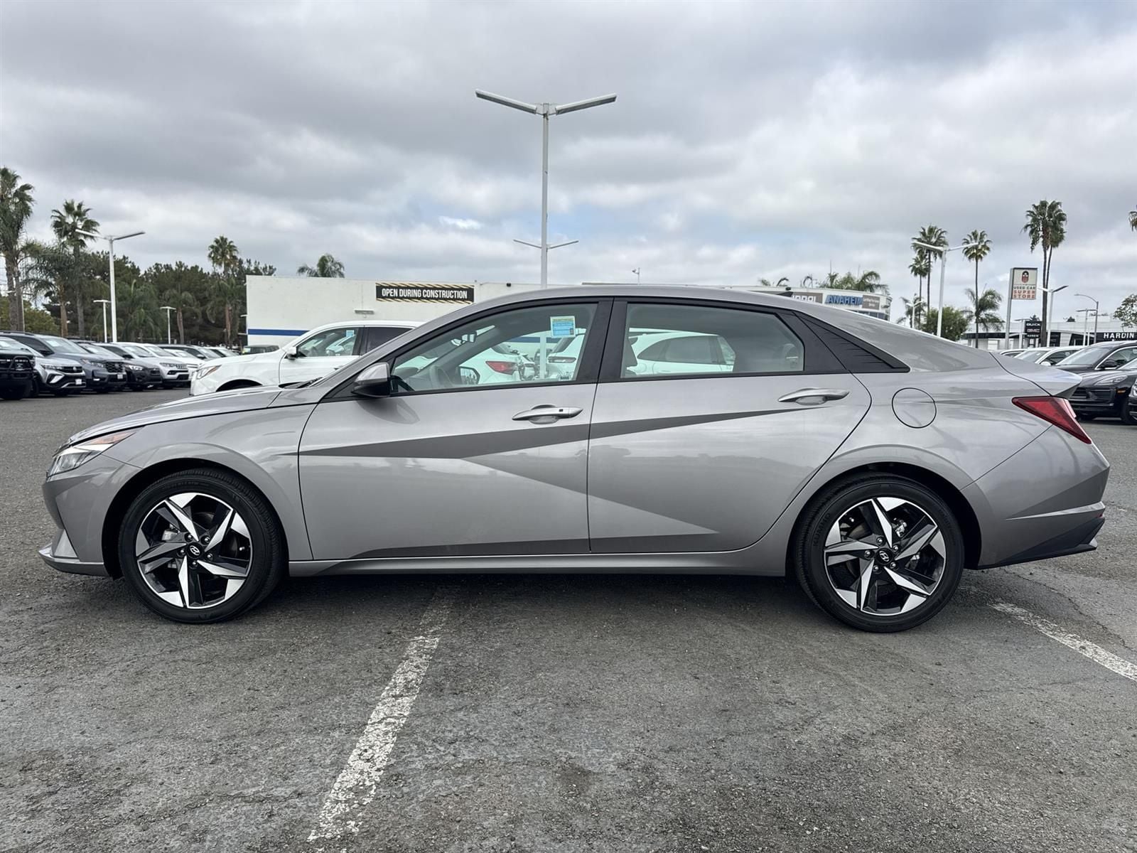 Thumbnail: 2023 Hyundai Elantra - 5