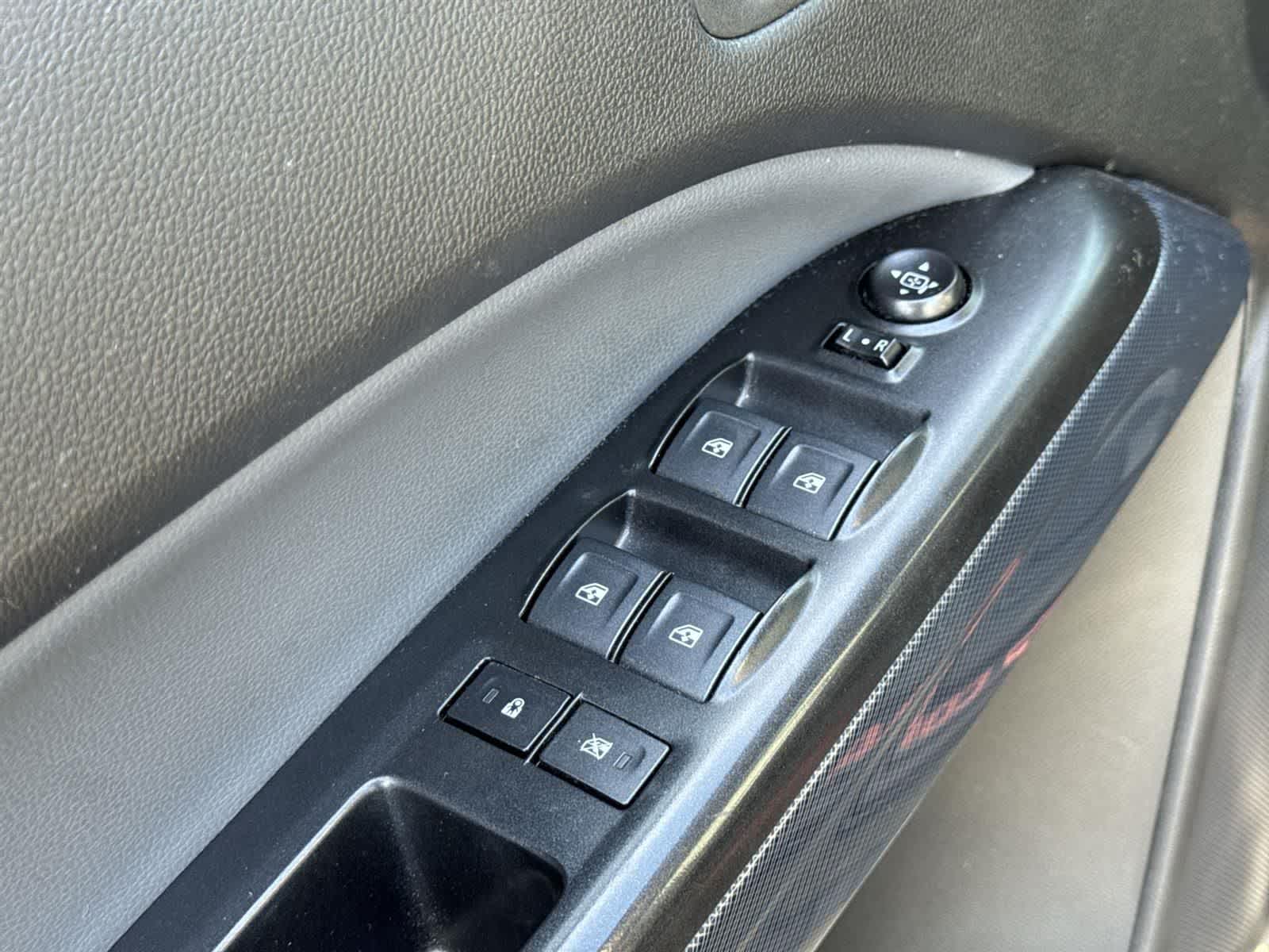 Thumbnail: 2022 Chevrolet Colorado - 16