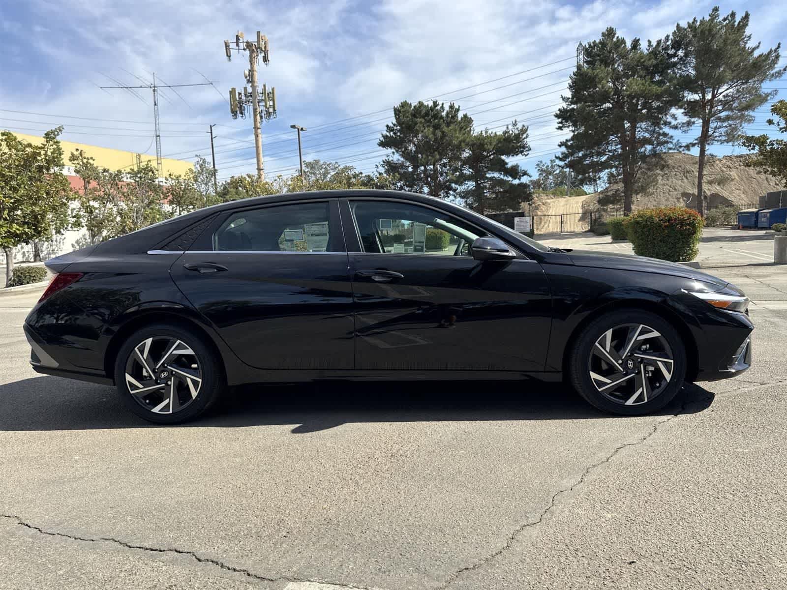 Thumbnail: 2025 Hyundai Elantra - 3