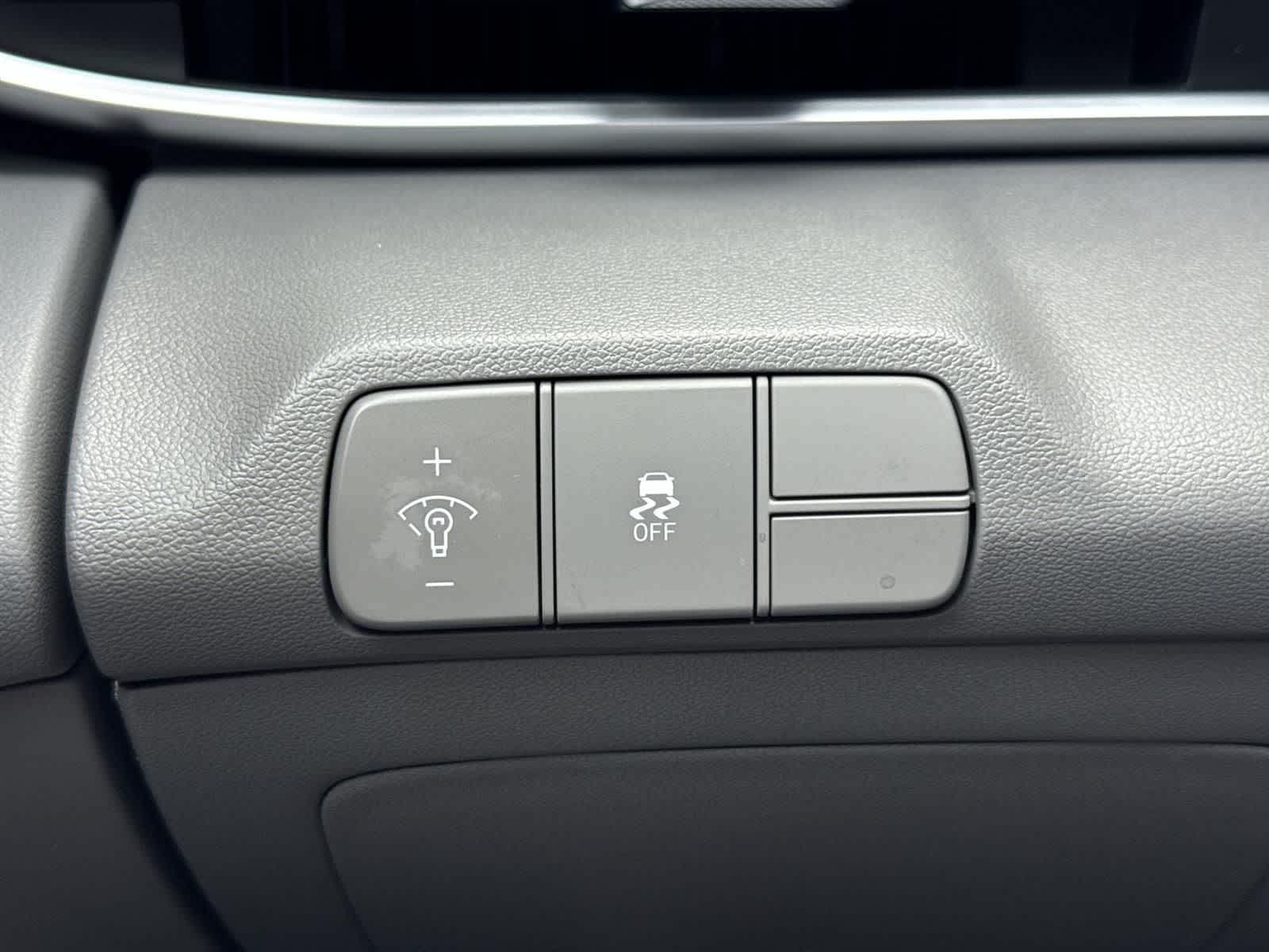 Thumbnail: 2025 Hyundai Elantra - 19