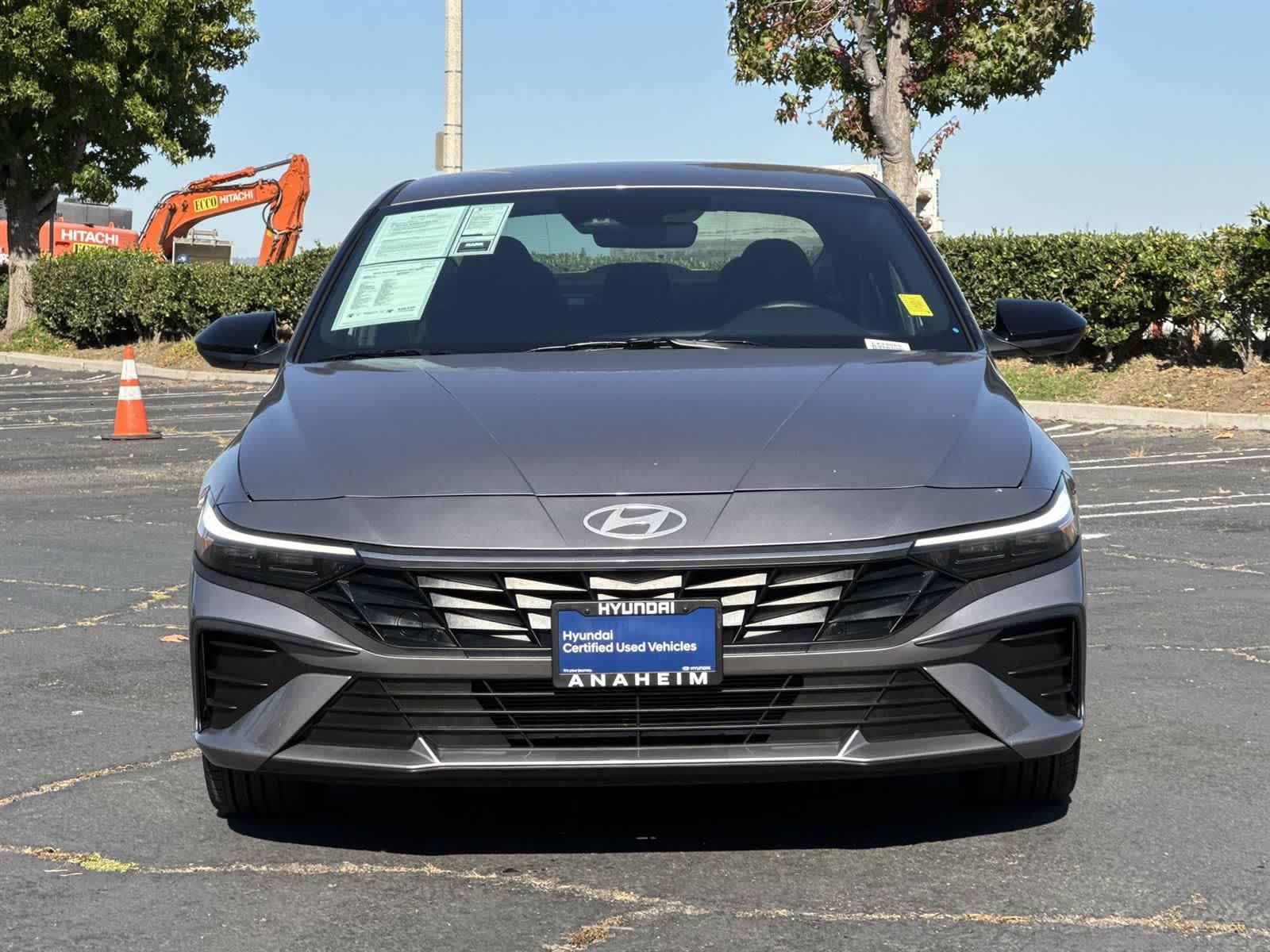 2025 Hyundai Elantra SEL Sport photo 2