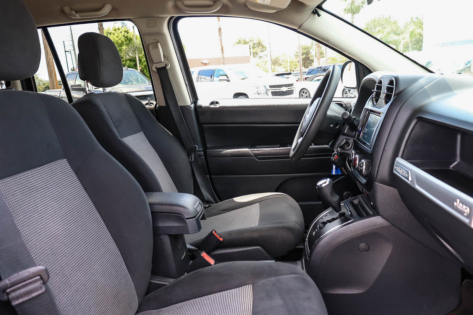 Thumbnail: 2014 Jeep Compass - 23
