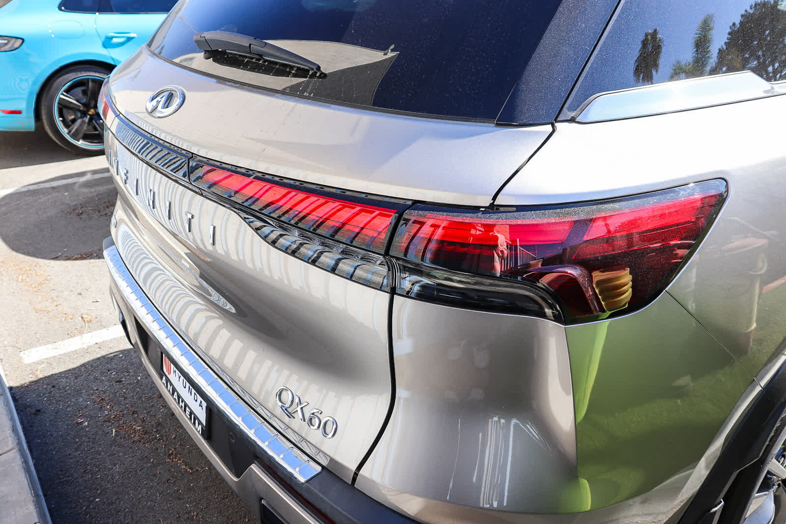 Thumbnail: 2023 INFINITI QX60 - 6