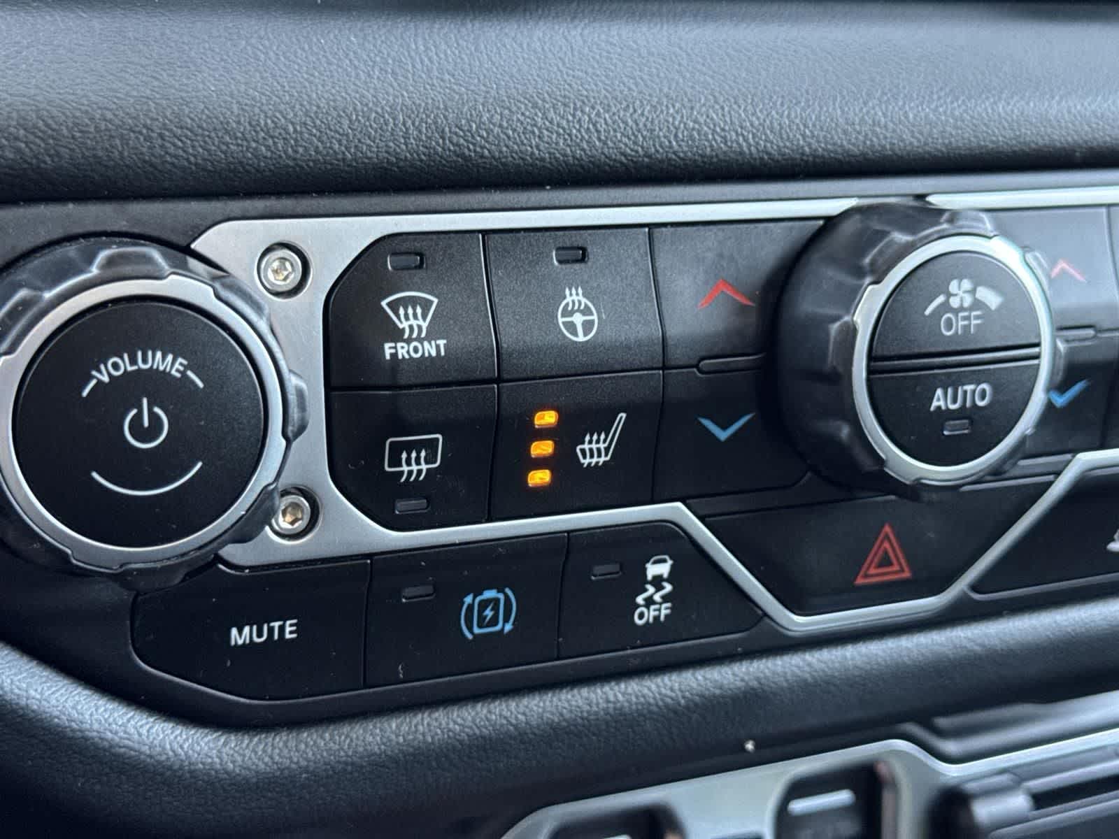 Thumbnail: 2024 Jeep Wrangler - 18