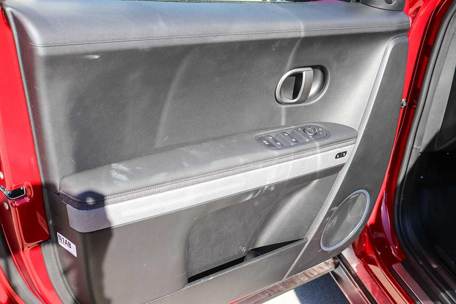 Thumbnail: 2026 Hyundai Ioniq 5 - 22