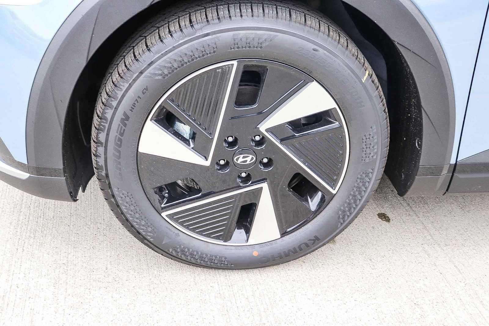 Thumbnail: 2026 Hyundai Ioniq 5 - 12