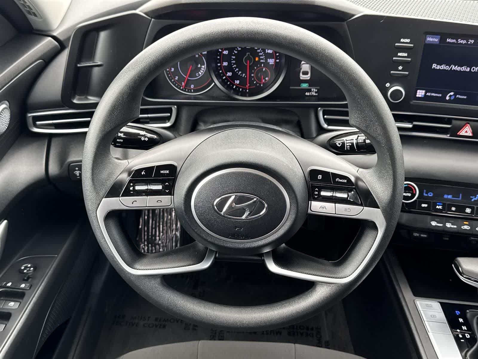 Thumbnail: 2022 Hyundai Elantra - 9