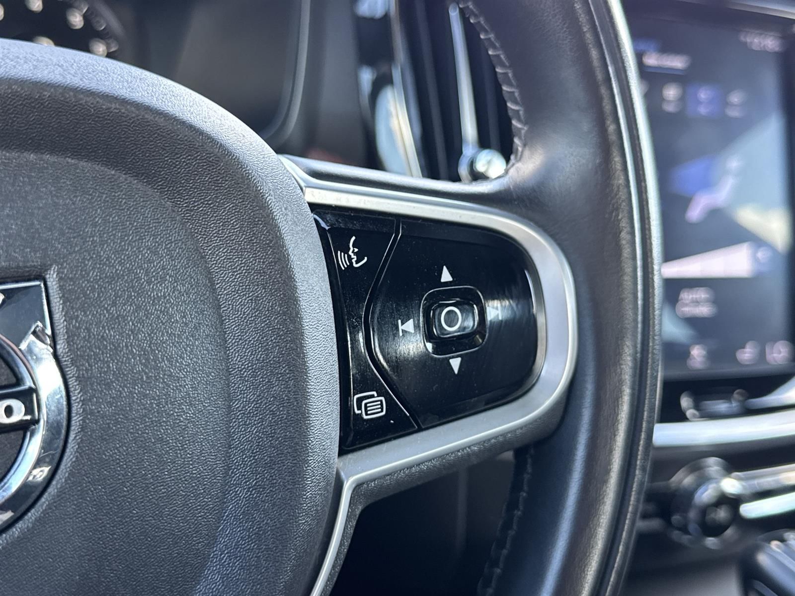Thumbnail: 2020 Volvo S60 - 11