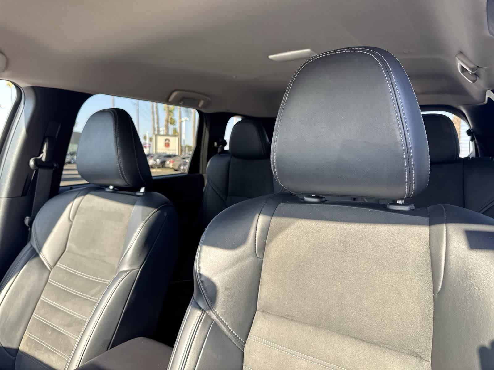 Thumbnail: 2024 Mitsubishi Outlander - 24