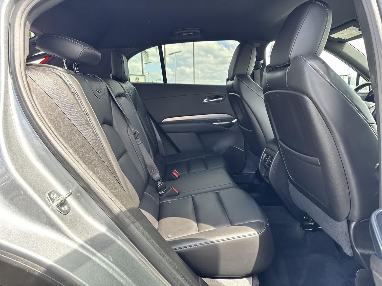 Thumbnail: 2024 Cadillac XT4 - 35