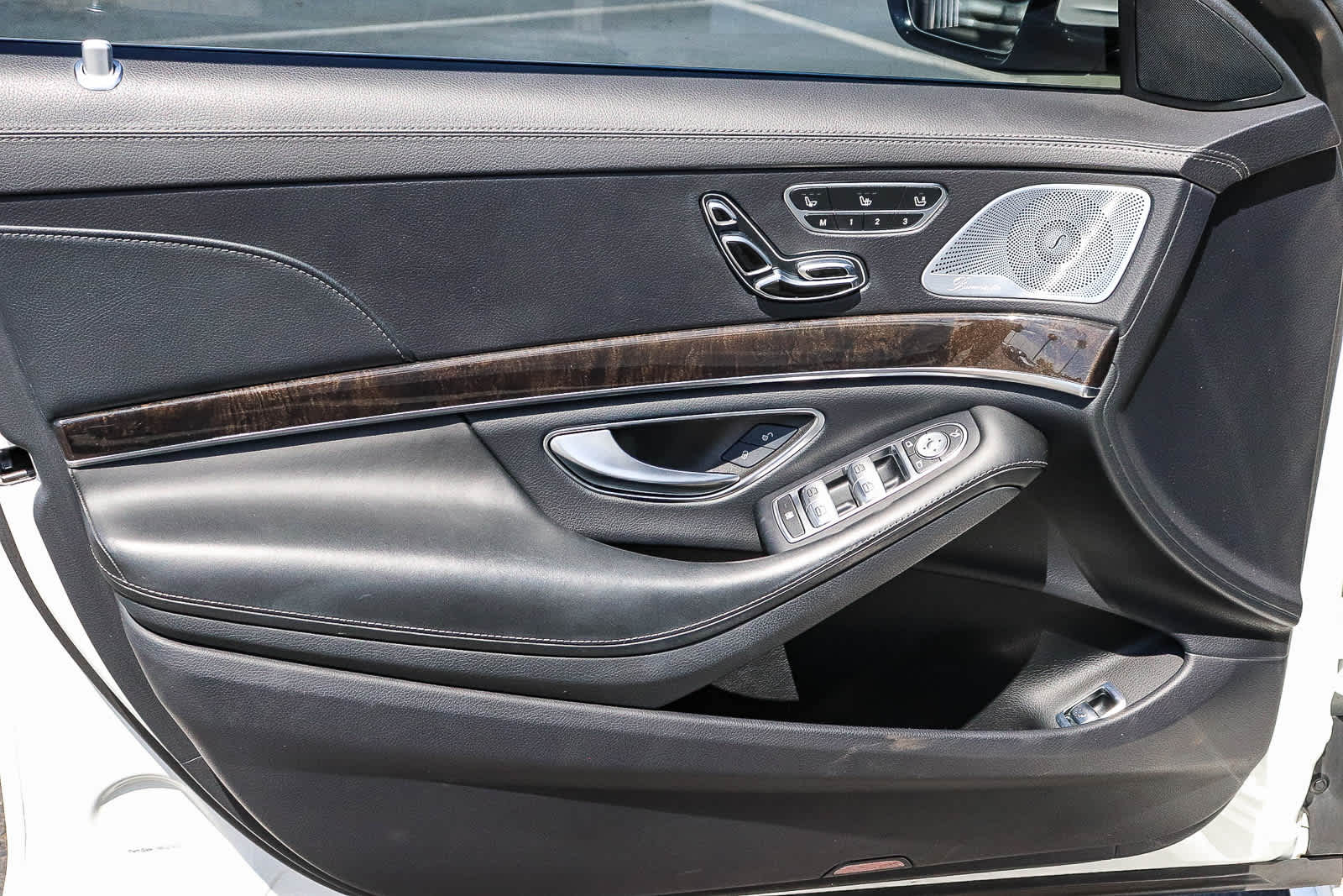 Thumbnail: 2019 Mercedes-Benz S-Class - 31