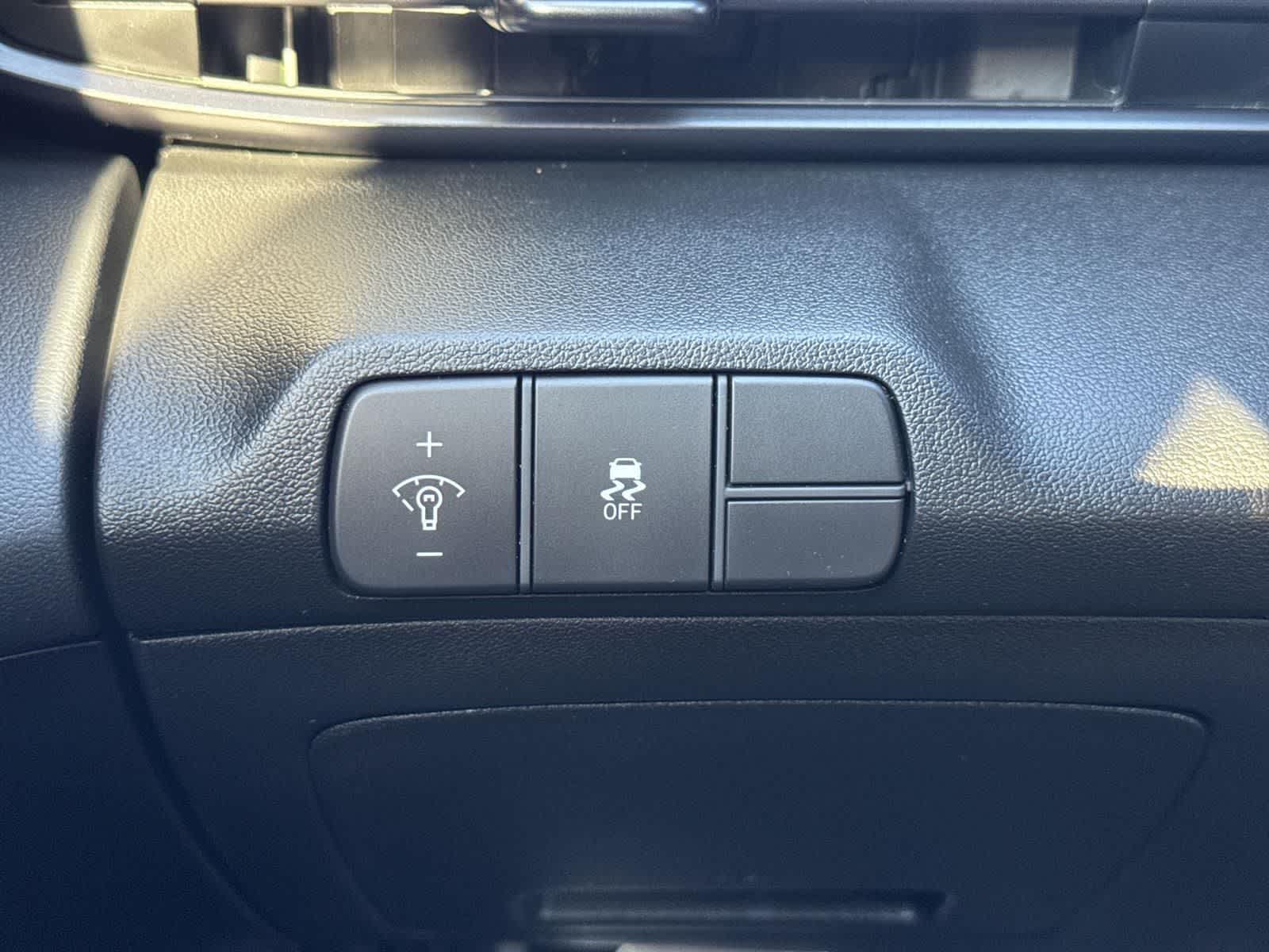 Thumbnail: 2025 Hyundai Elantra - 19