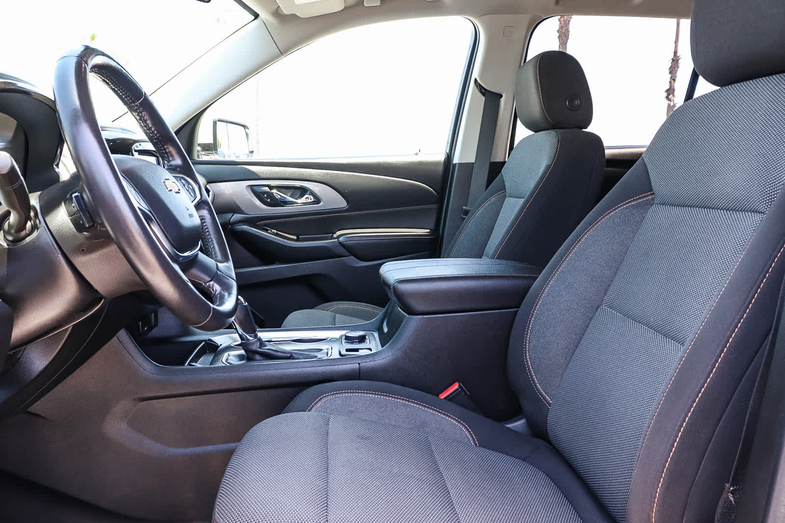 Thumbnail: 2020 Chevrolet Traverse - 28