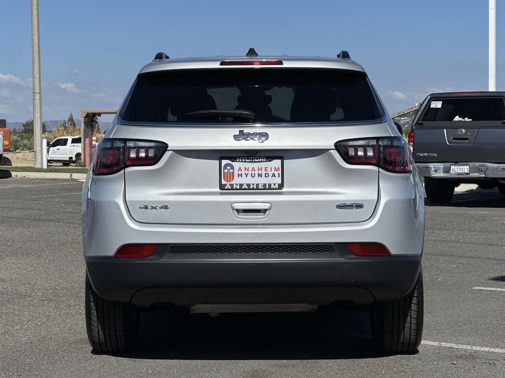 Used 2024 Jeep Compass Latitude SUV