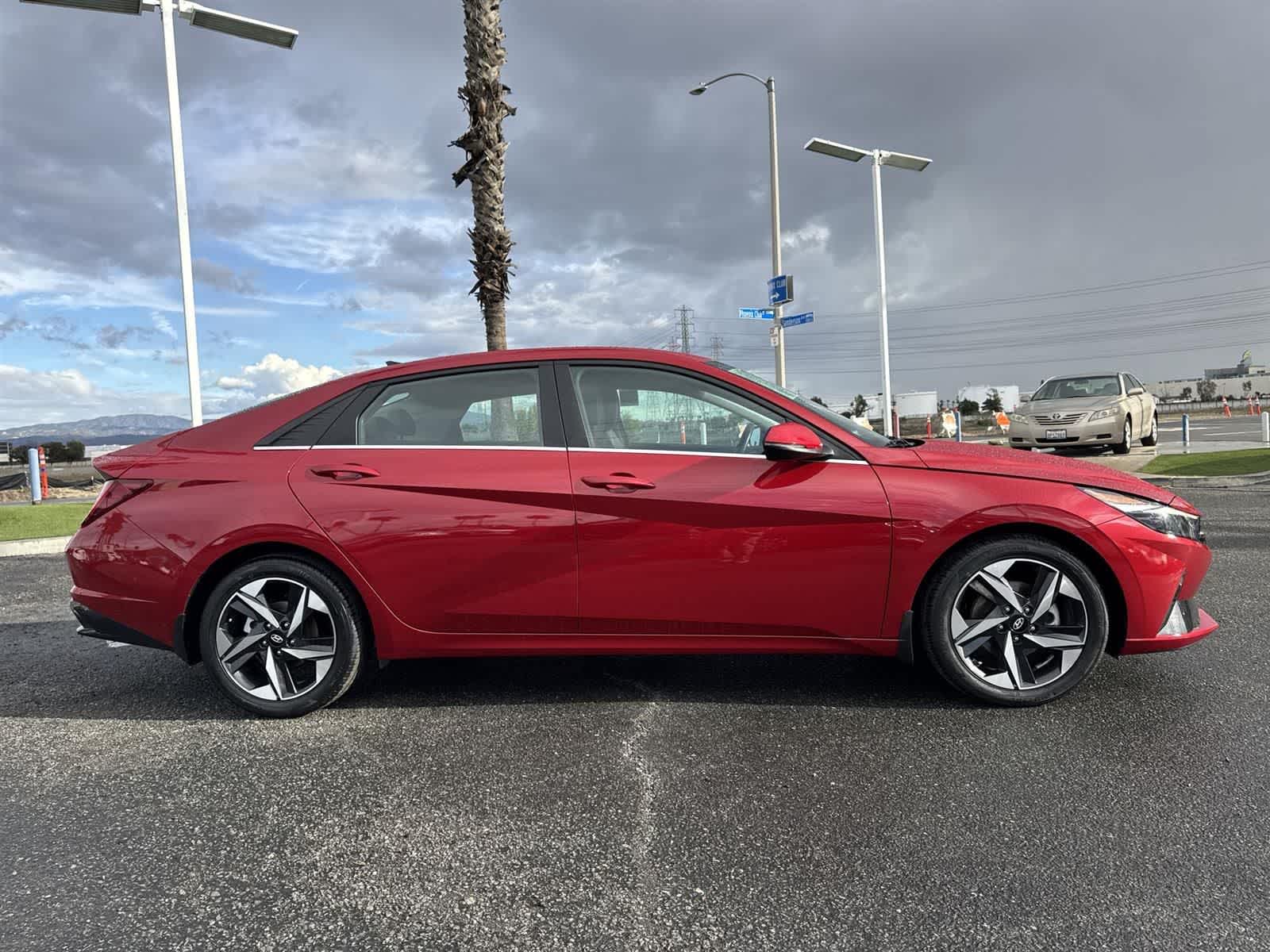 Thumbnail: 2023 Hyundai Elantra - 3