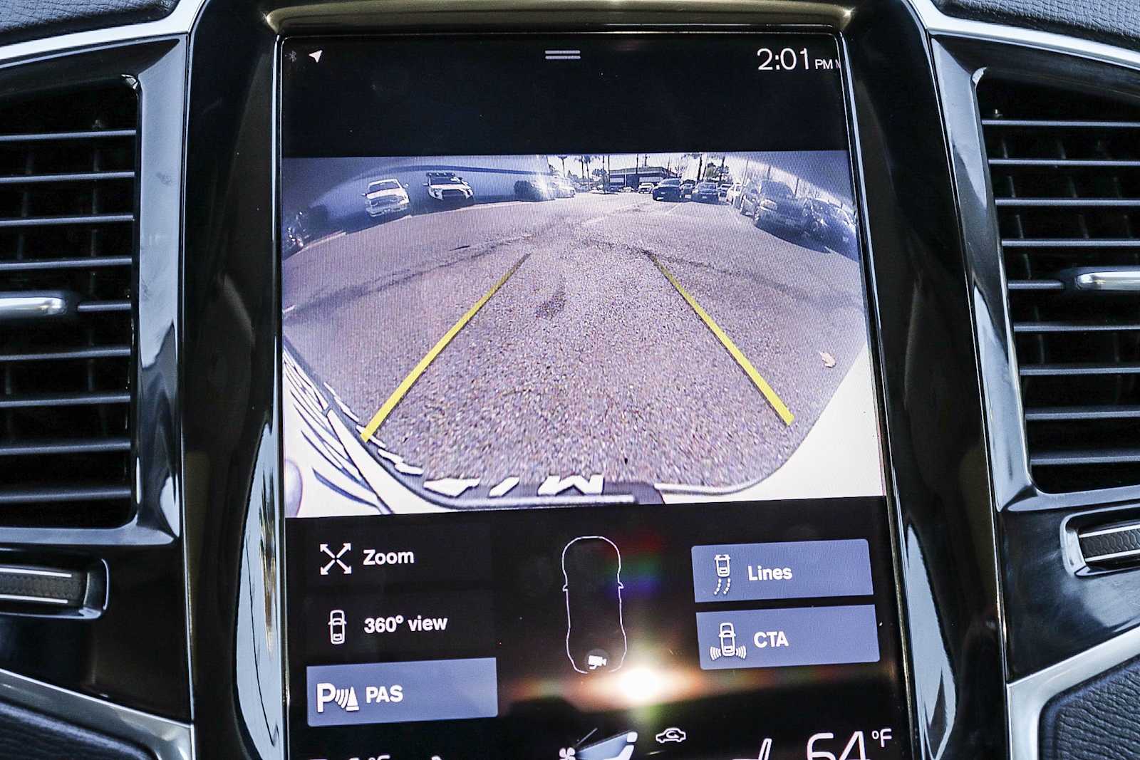 Thumbnail: 2022 Volvo XC90 - 28