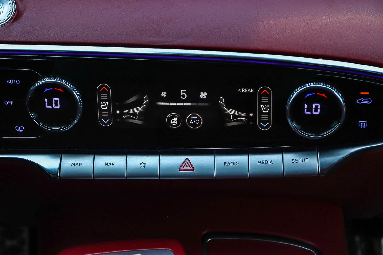 Thumbnail: 2023 Genesis GV70 - 16