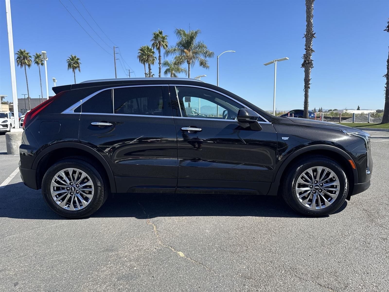Thumbnail: 2024 Cadillac XT4 - 3