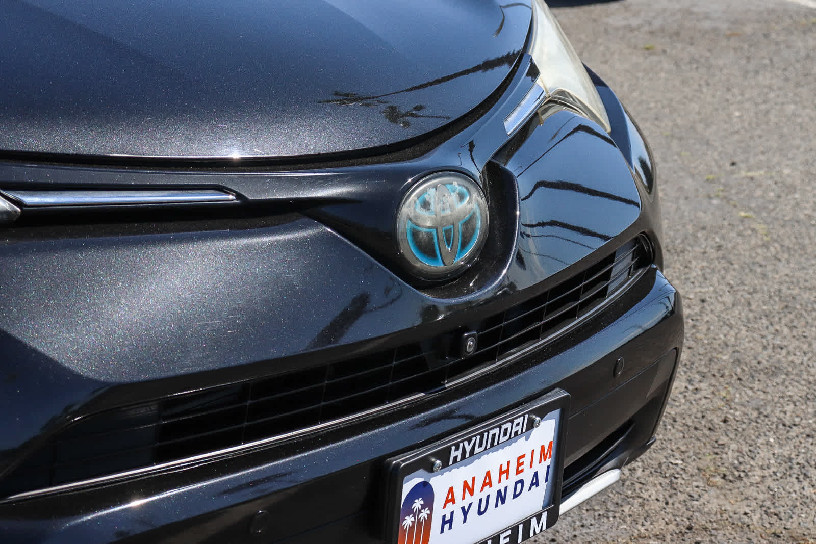 2016 Toyota RAV4 Hybrid Limited photo 5