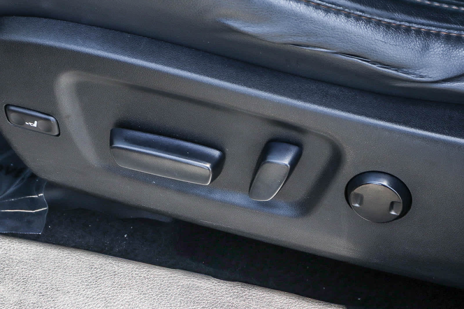 Thumbnail: 2016 Toyota Highlander - 27