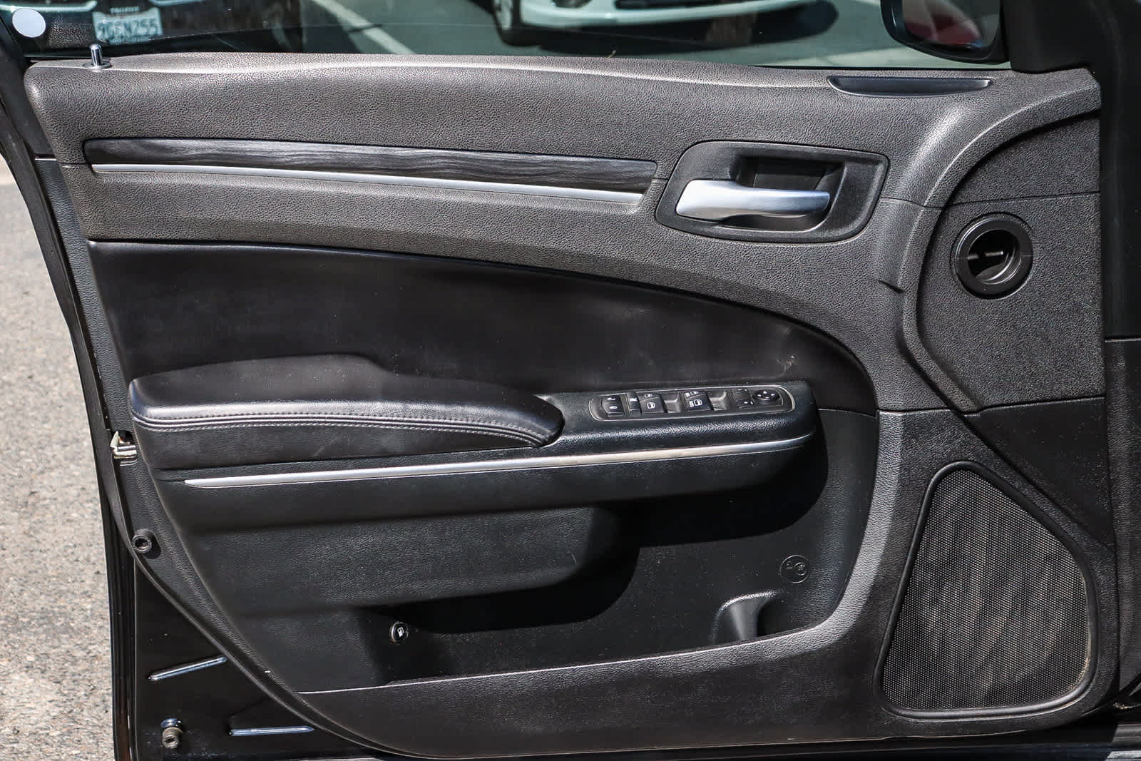 Thumbnail: 2018 Chrysler 300 - 23