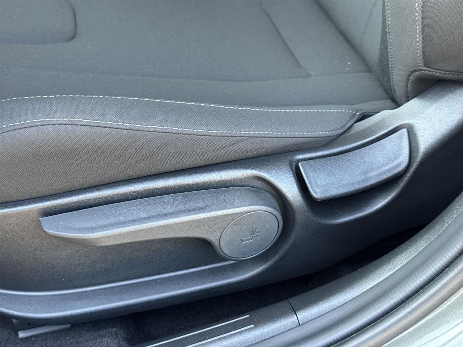 Thumbnail: 2025 Hyundai Elantra - 25