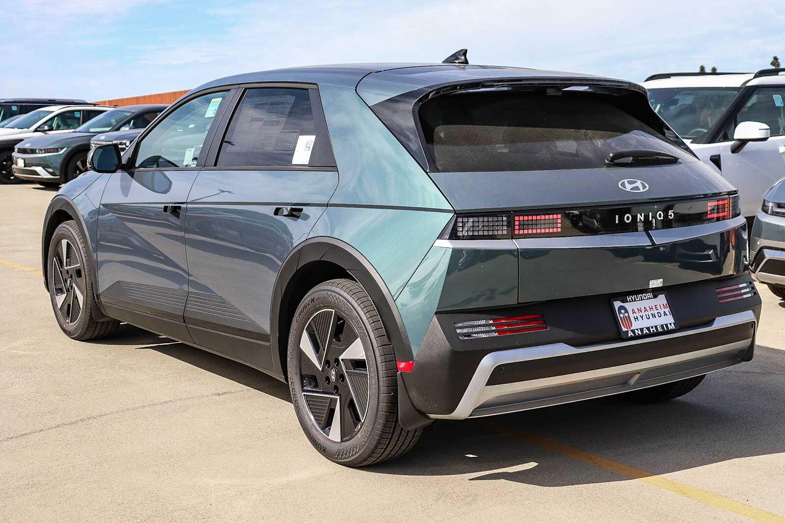 Thumbnail: 2026 Hyundai Ioniq 5 - 8