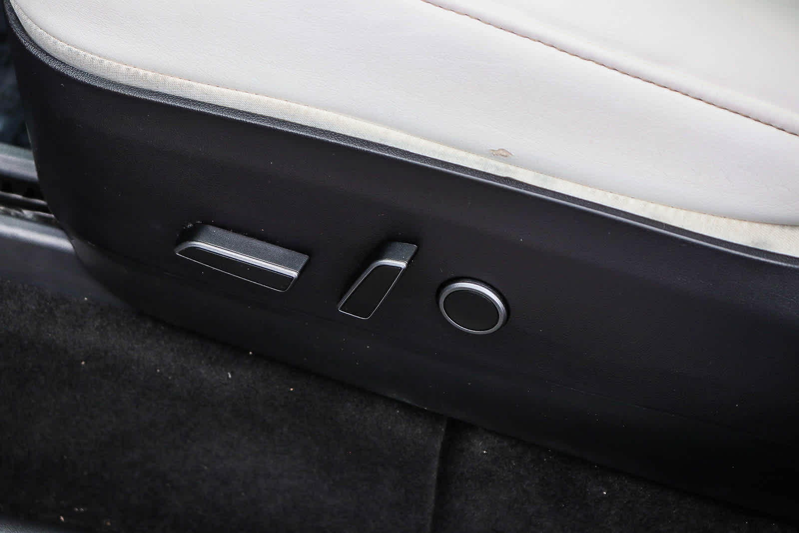 Thumbnail: 2022 Tesla Model Y - 22