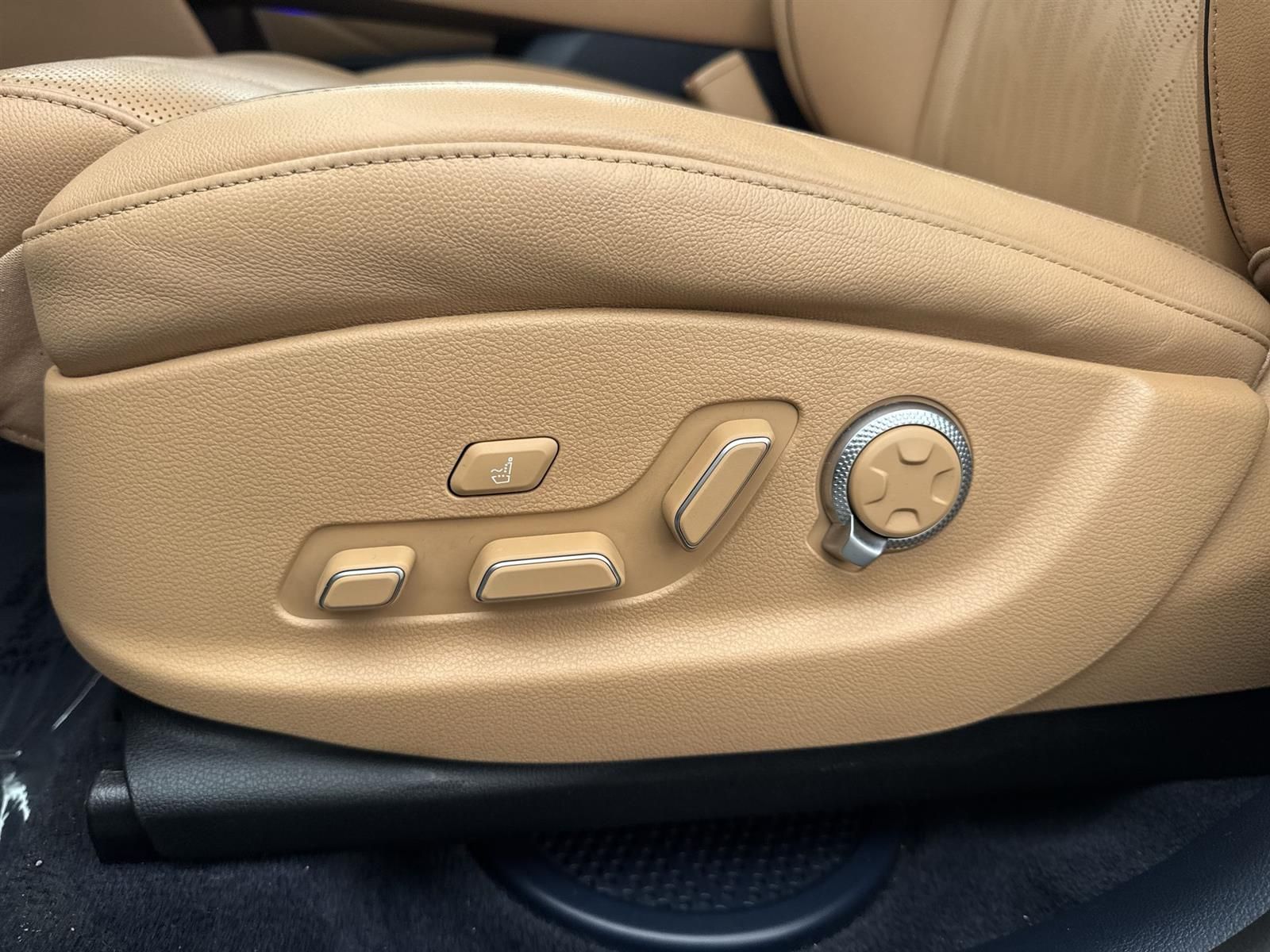 Thumbnail: 2023 Genesis GV80 - 24