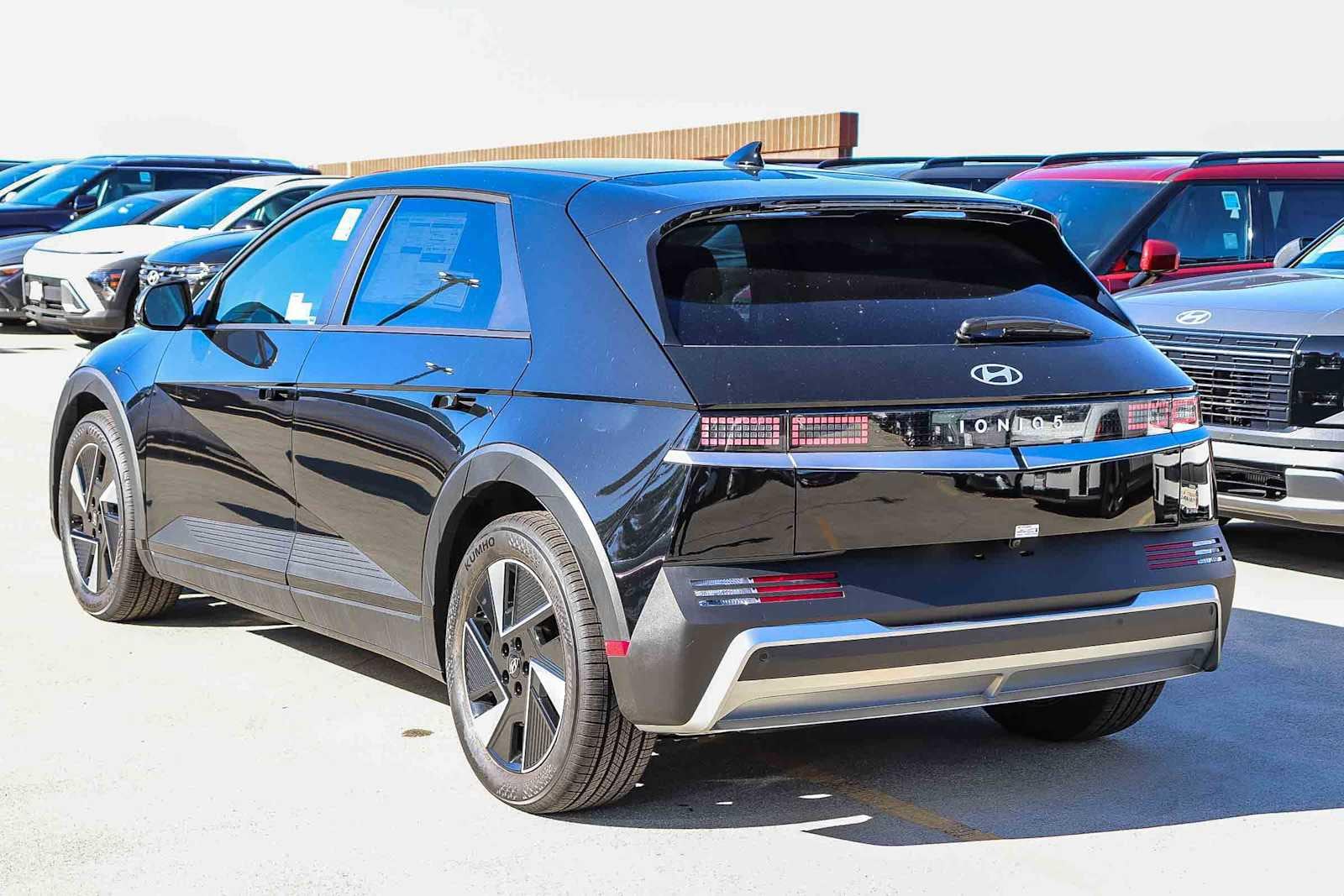 Thumbnail: 2026 Hyundai Ioniq 5 - 8