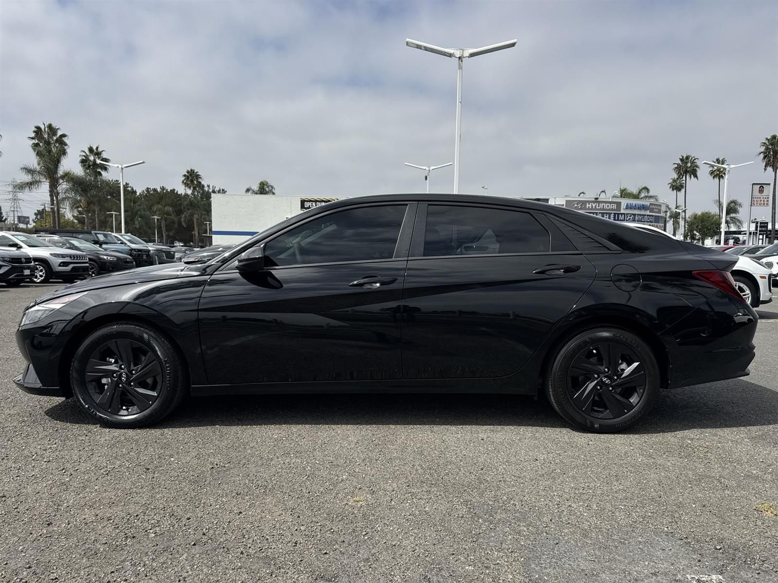Thumbnail: 2022 Hyundai Elantra - 5