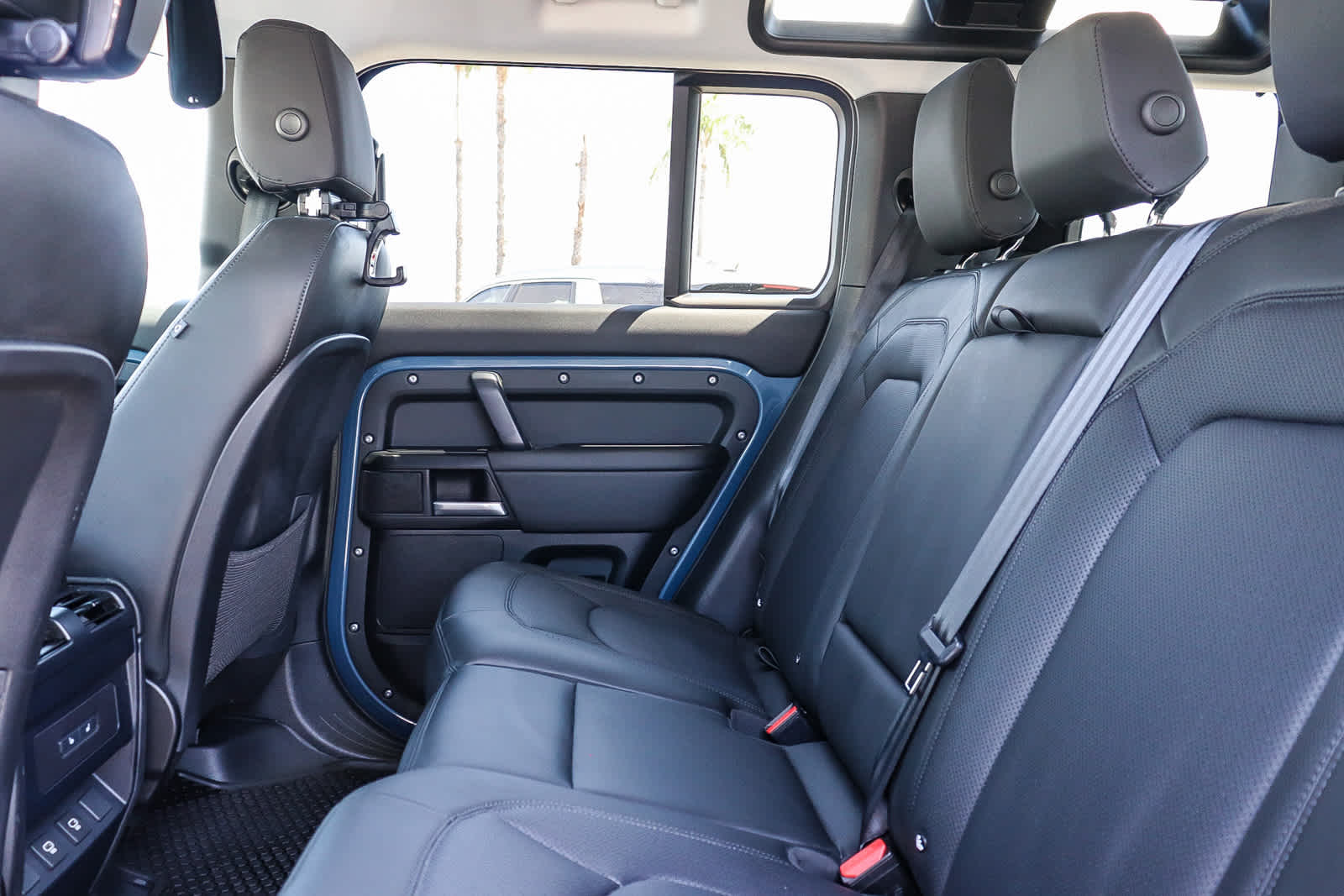 Thumbnail: 2025 Land Rover Defender - 22
