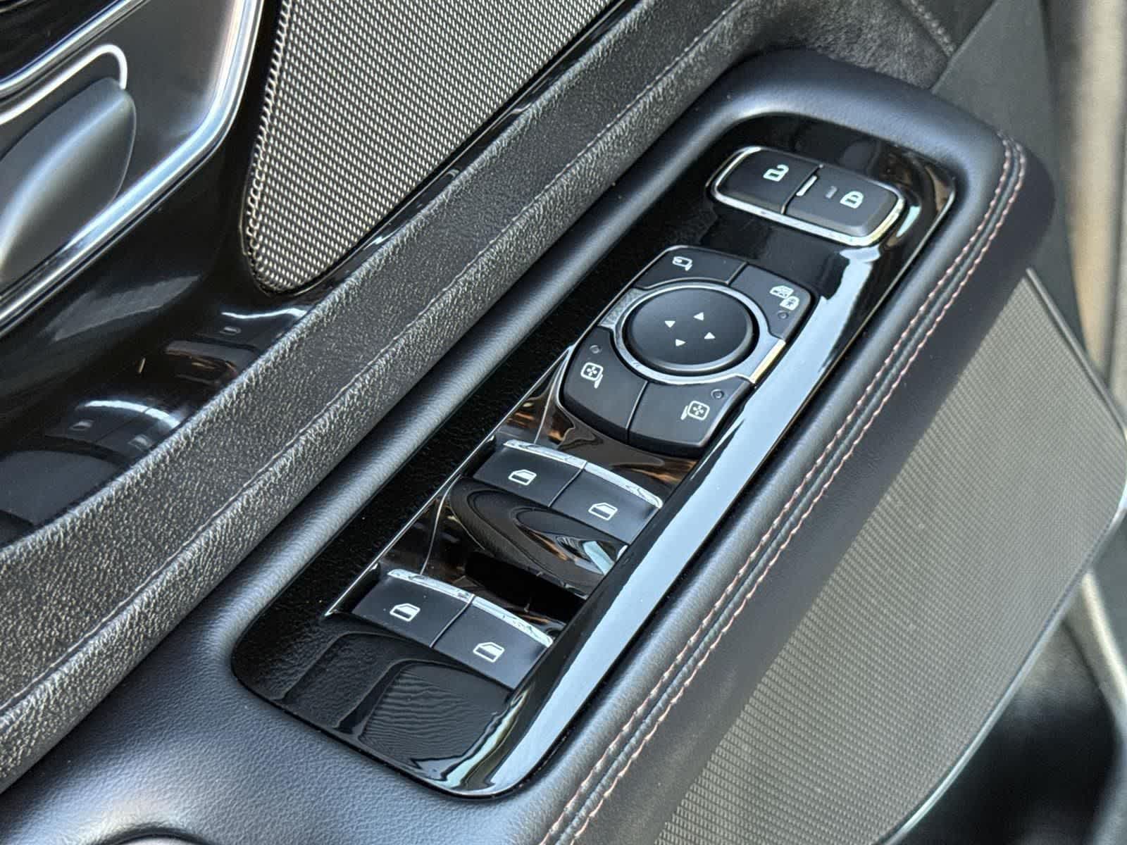 Thumbnail: 2023 Lincoln Aviator - 16