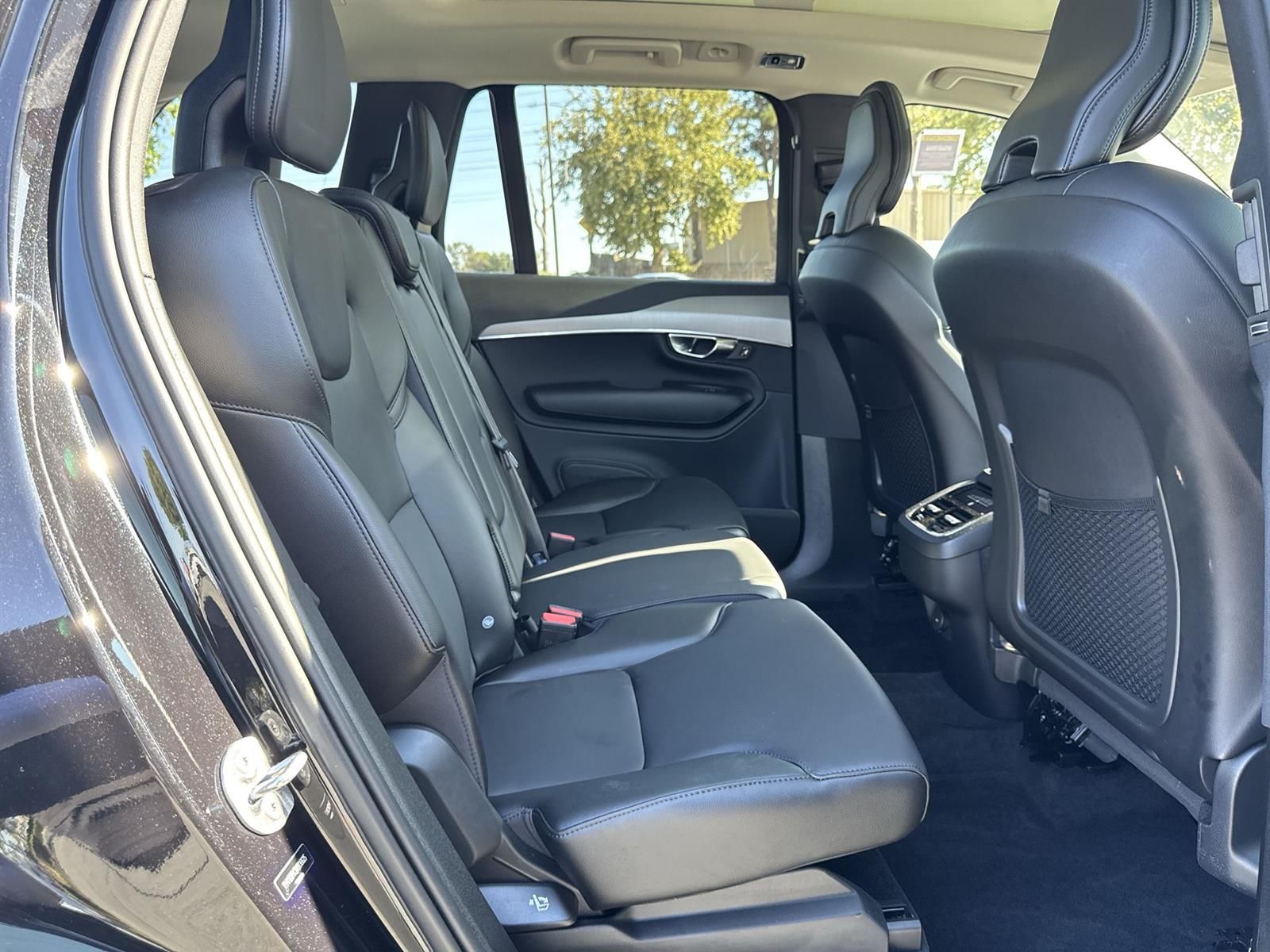 Thumbnail: 2022 Volvo XC90 - 35
