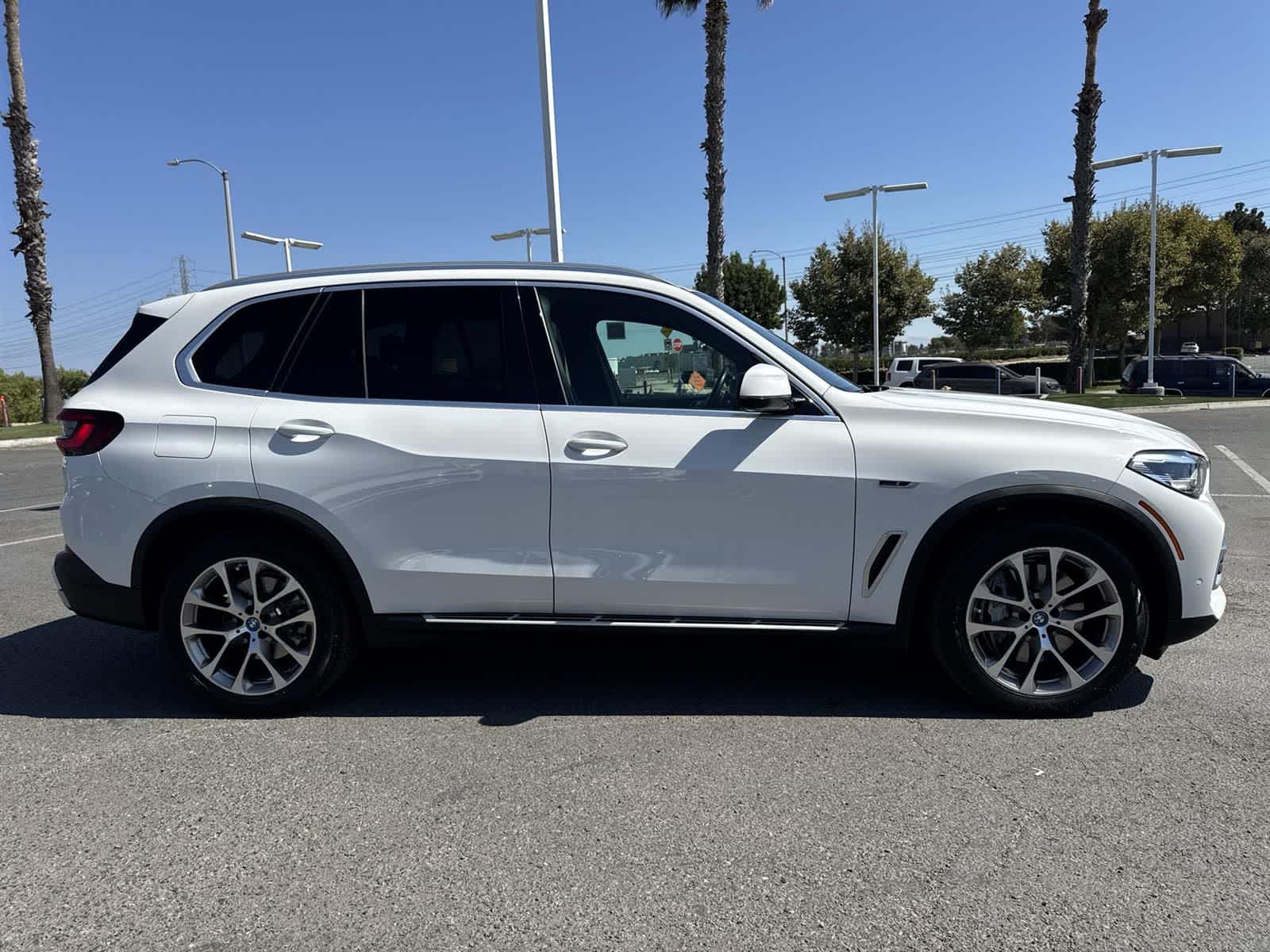 Thumbnail: 2023 BMW X5 - 3
